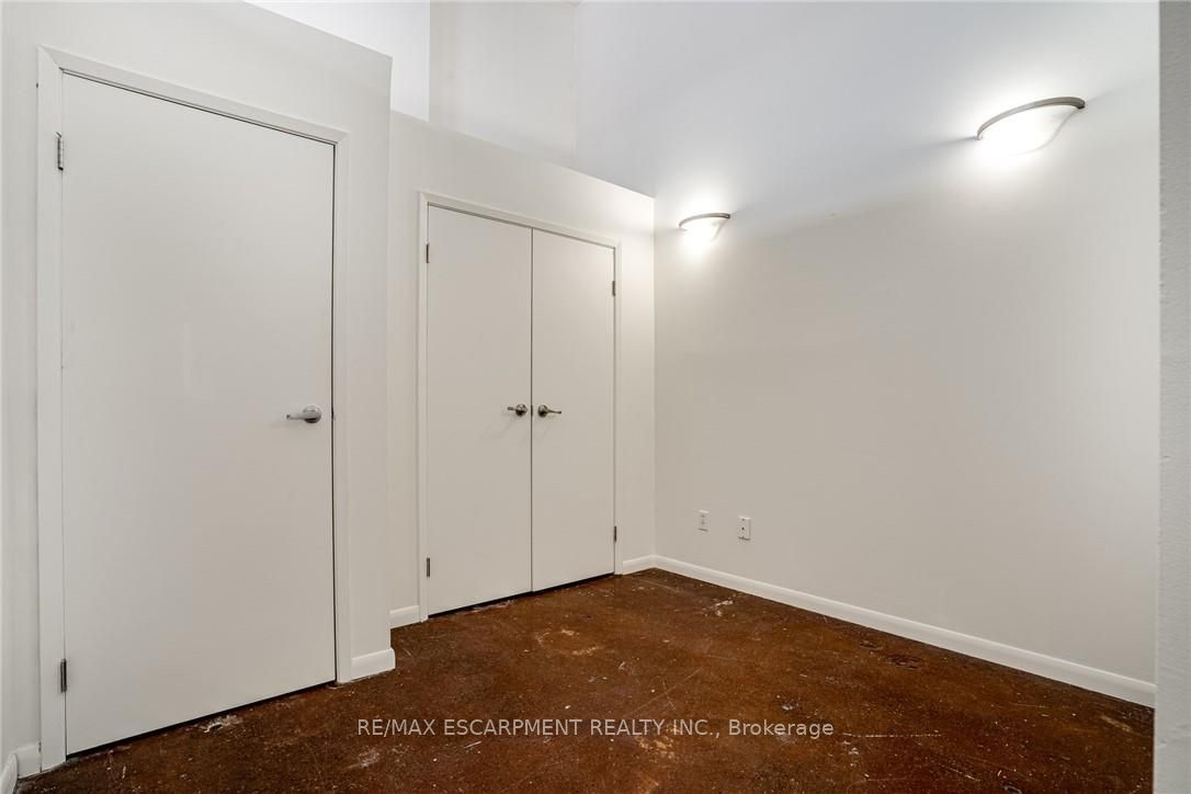11 Rebecca Street 401 Property Photo 32