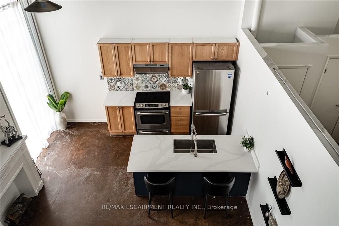 11 Rebecca Street 401 Property Photo 45