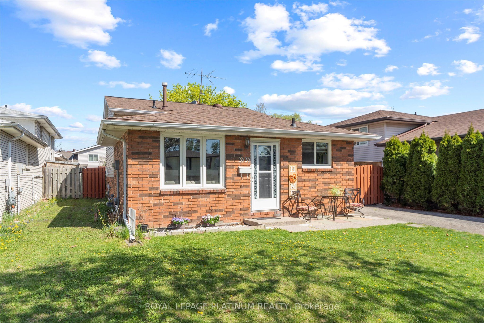 3537 Hemlock Road Property Photo 3