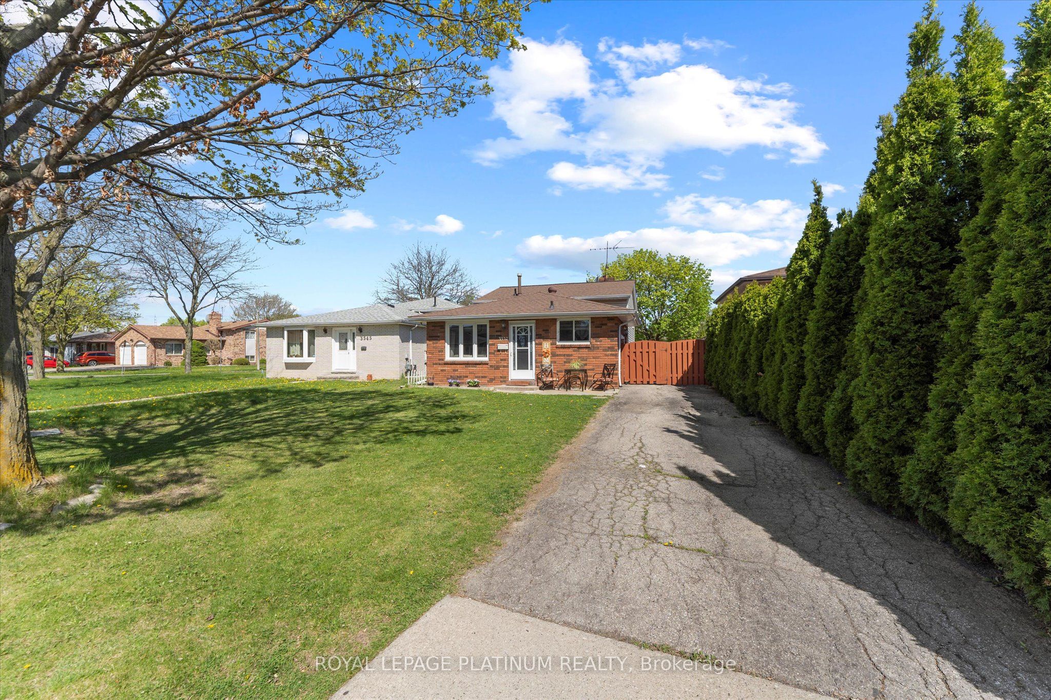 3537 Hemlock Road Property Photo 4