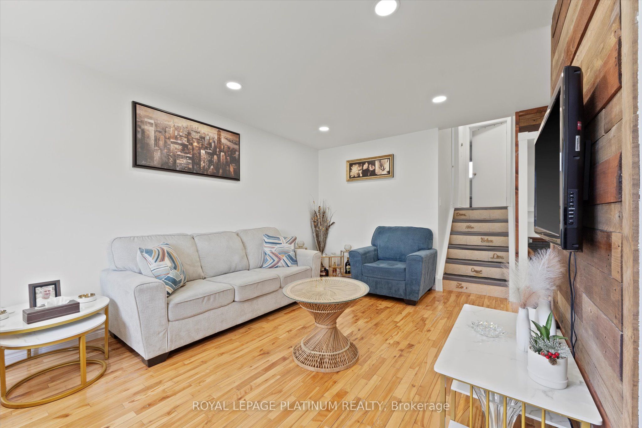 3537 Hemlock Road Property Photo 5