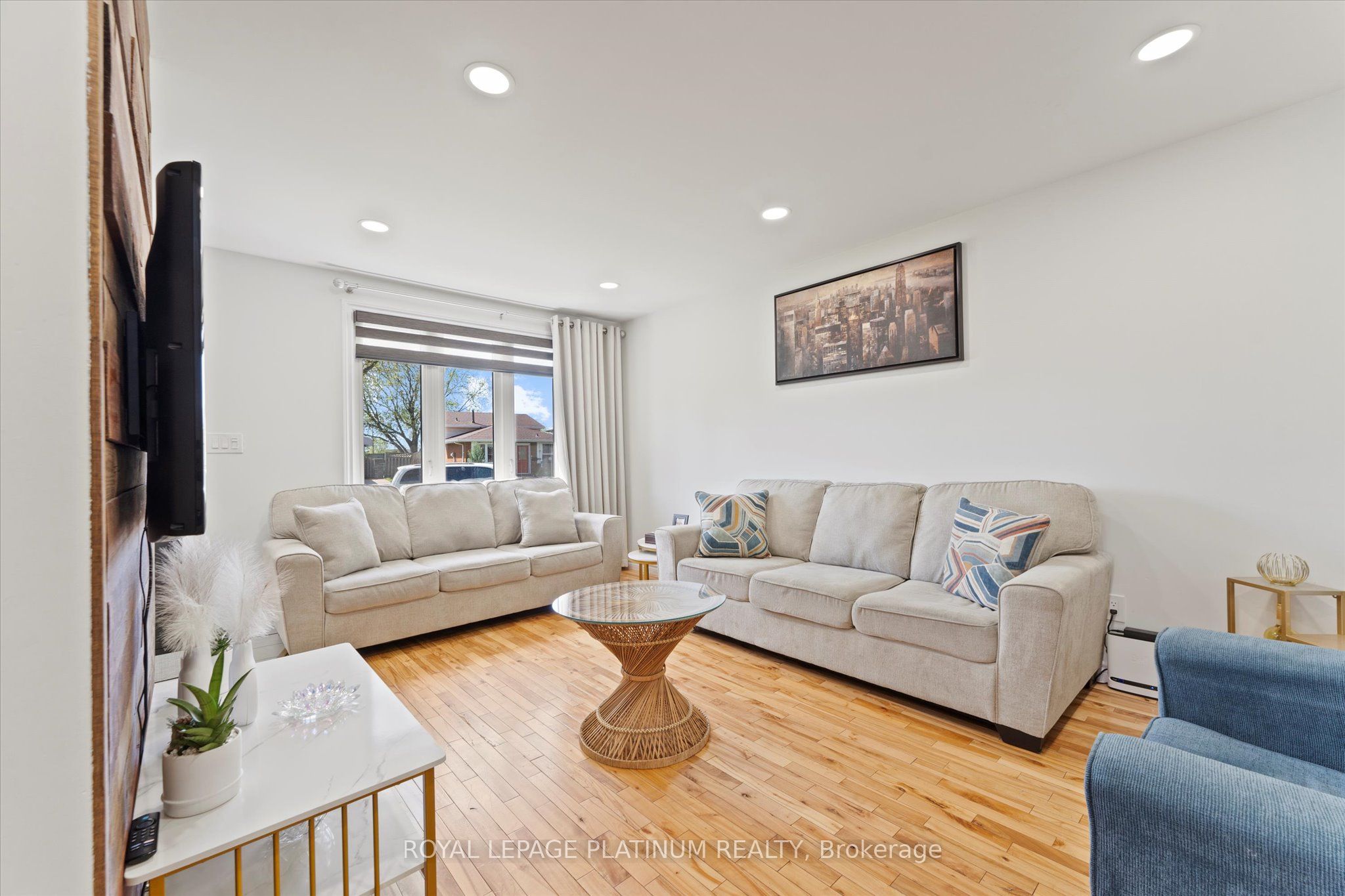 3537 Hemlock Road Property Photo 6