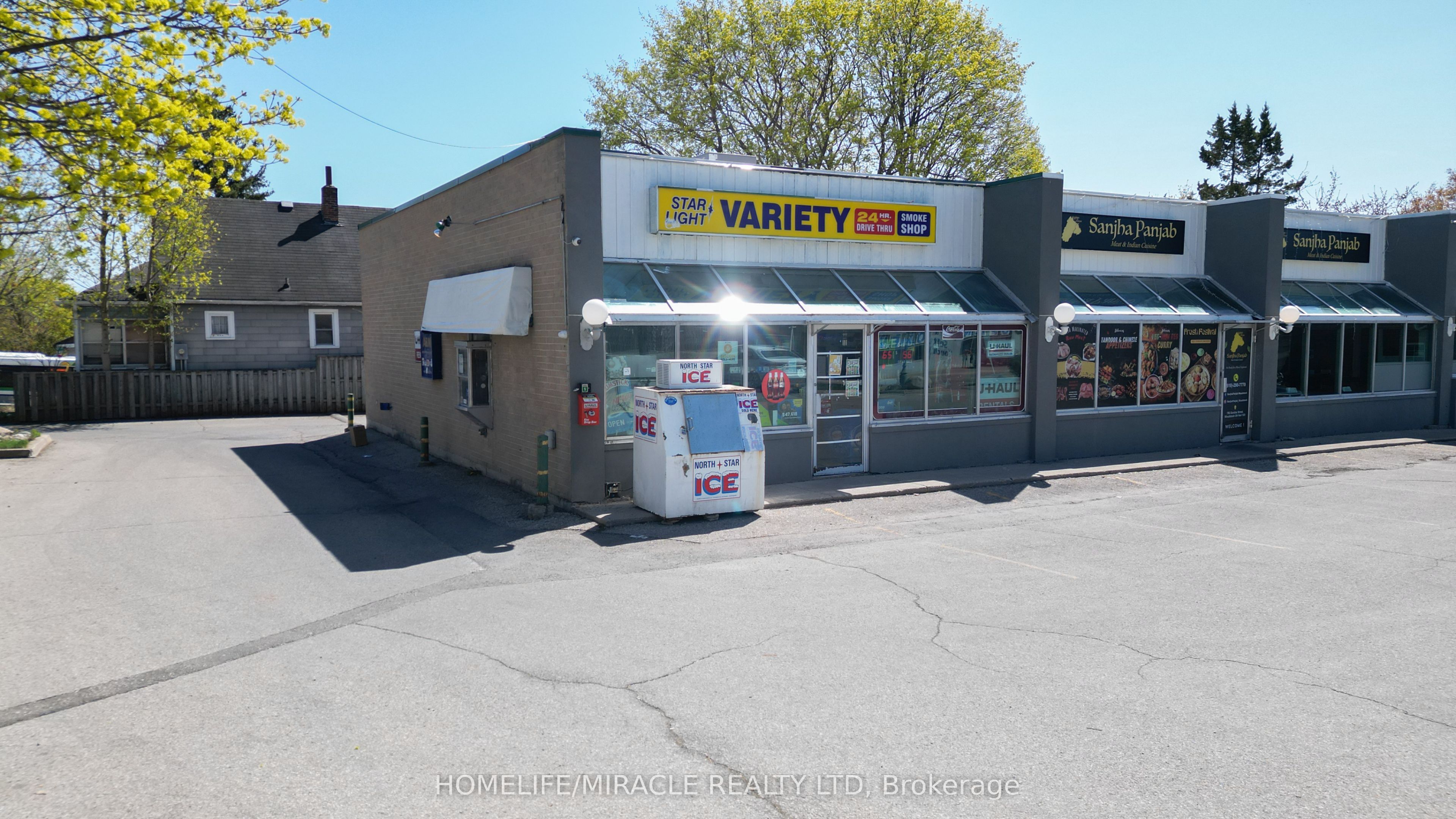 780 Dundas Street Property Photo 2