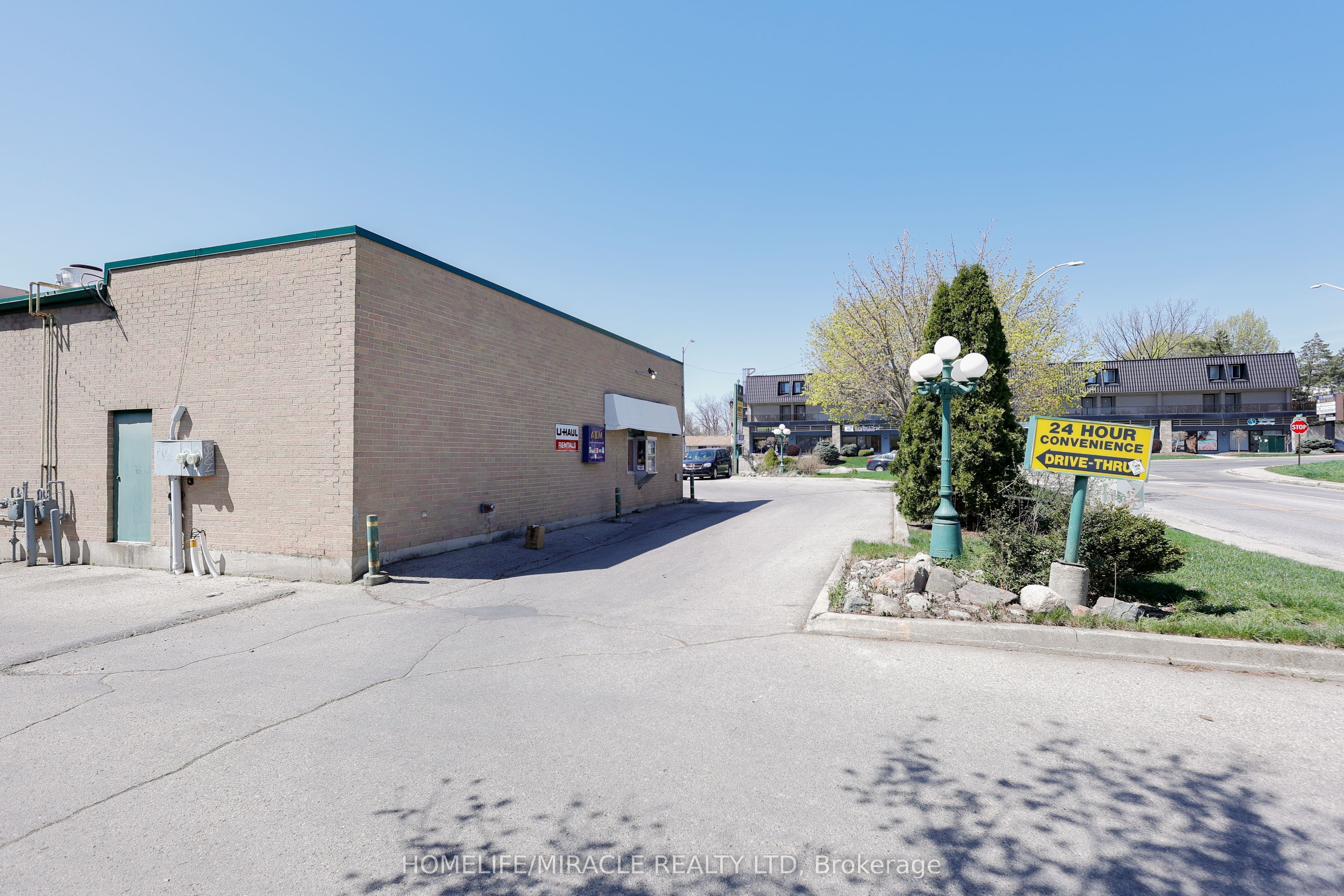 780 Dundas Street Property Photo 10