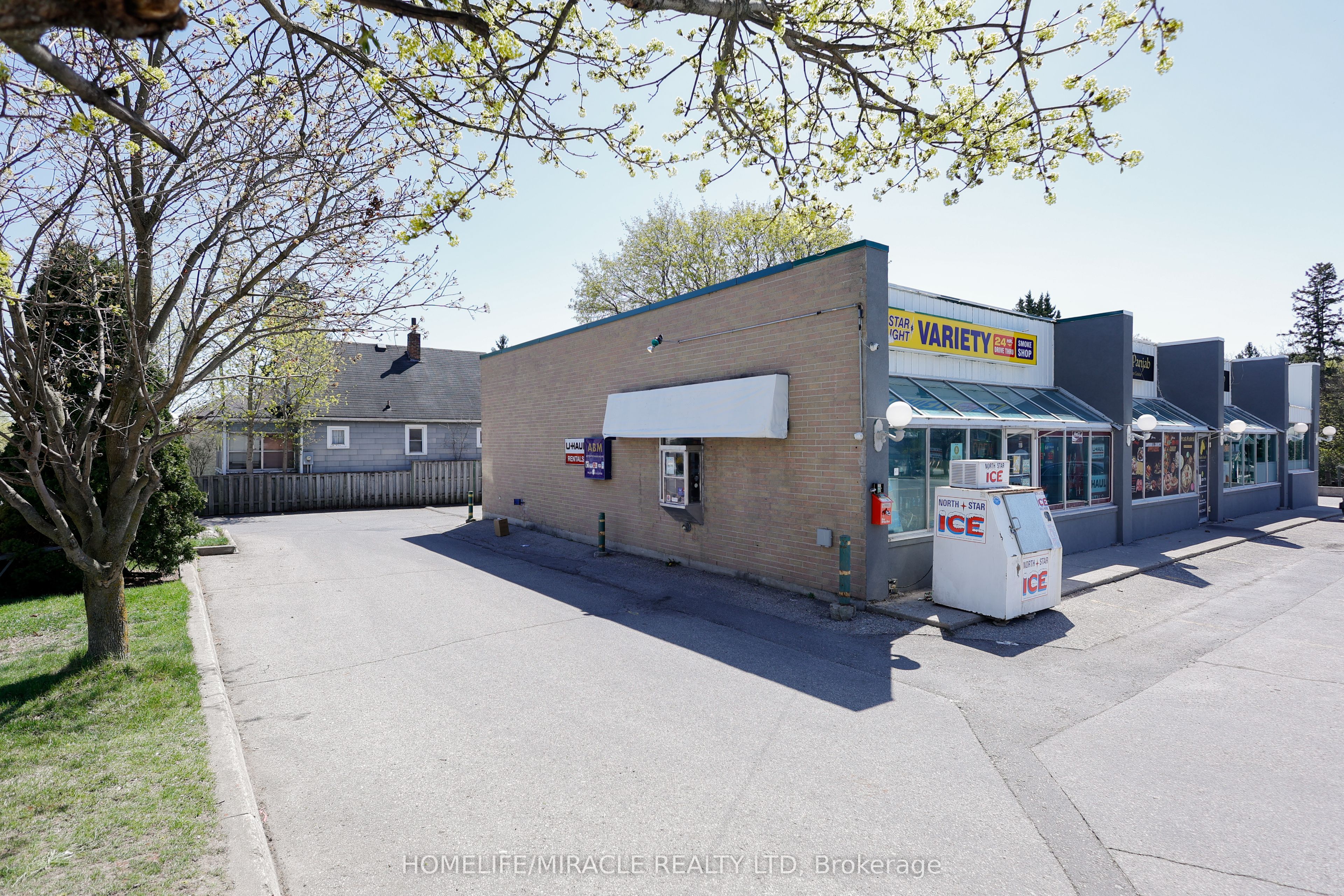 780 Dundas Street Property Photo 12