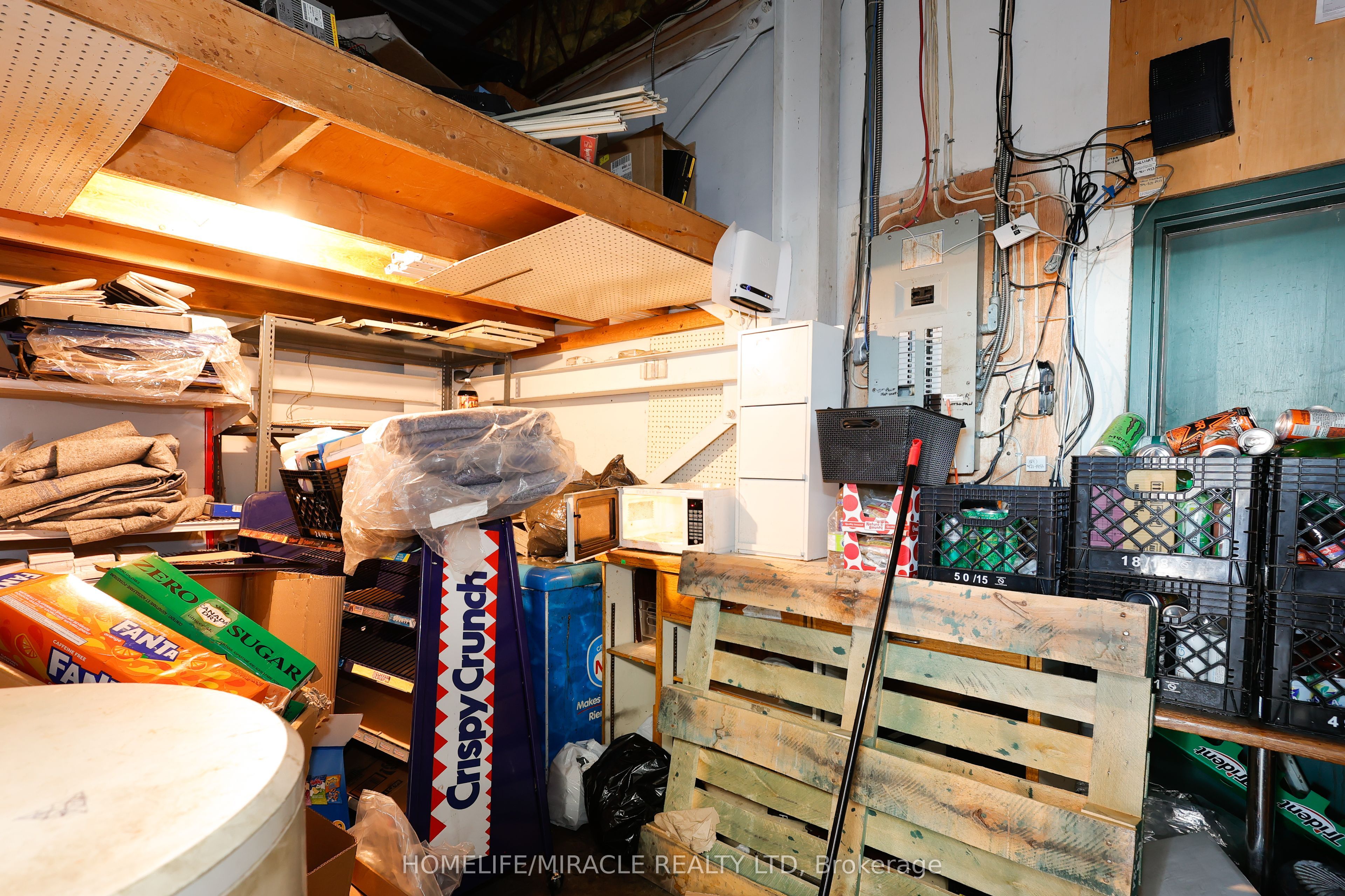 780 Dundas Street Property Photo 22