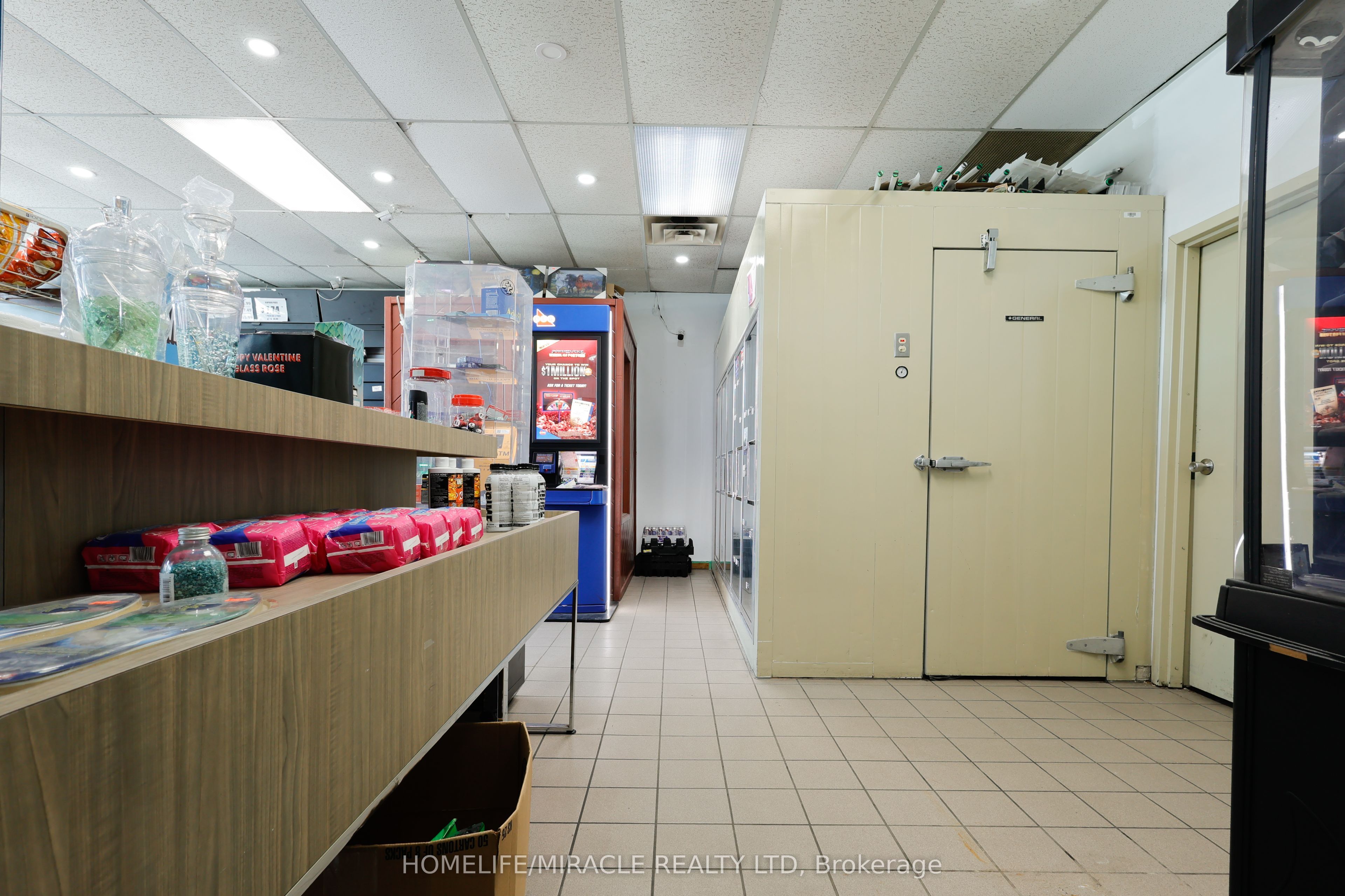 780 Dundas Street Property Photo 24