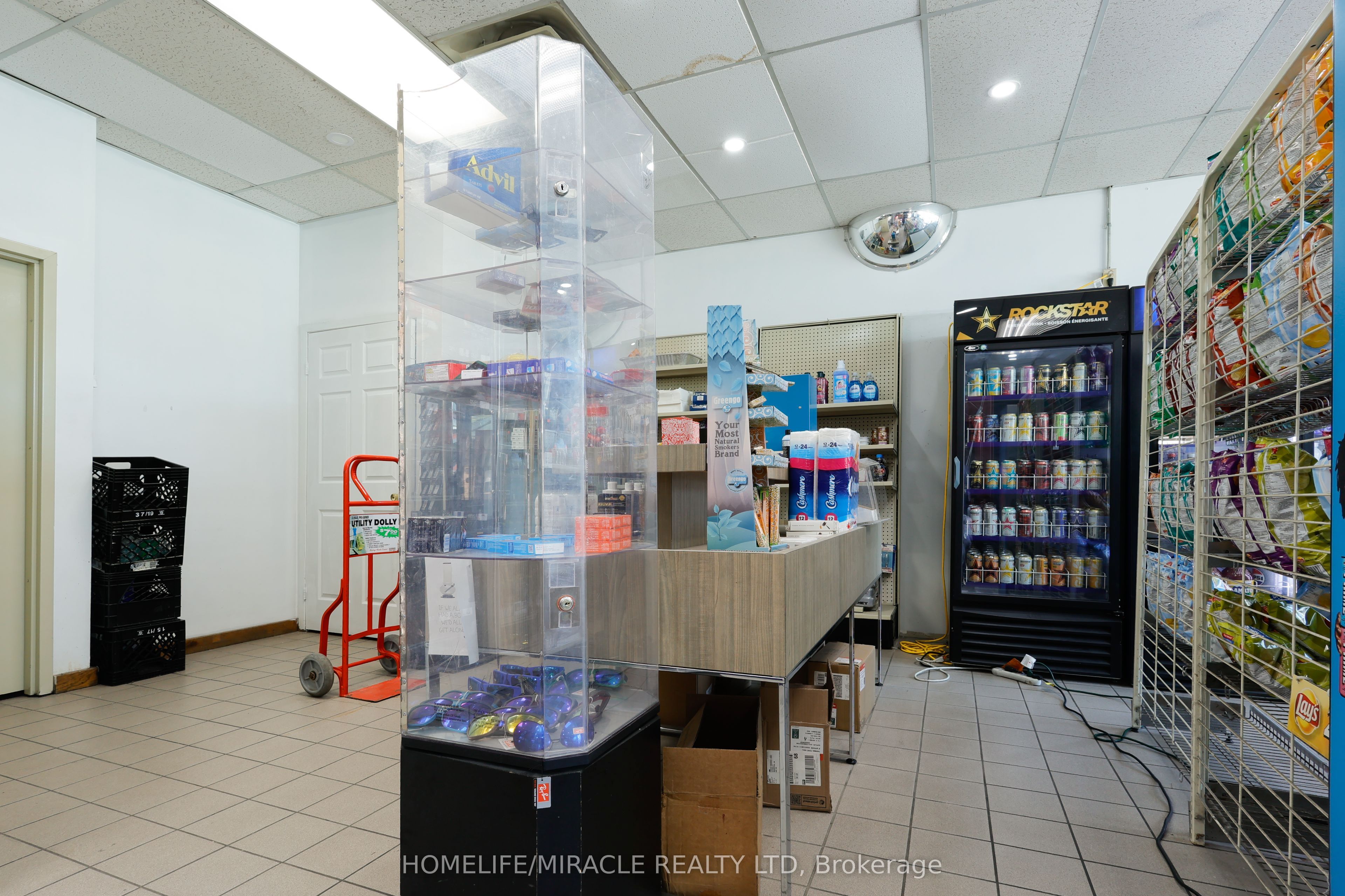 780 Dundas Street Property Photo 28