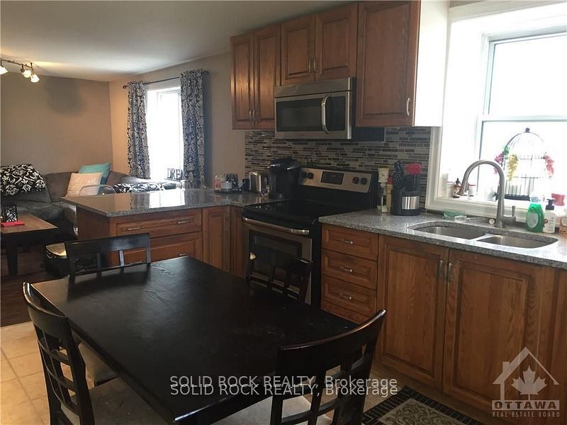 1368-1370 Meadow Drive Property Photo 6