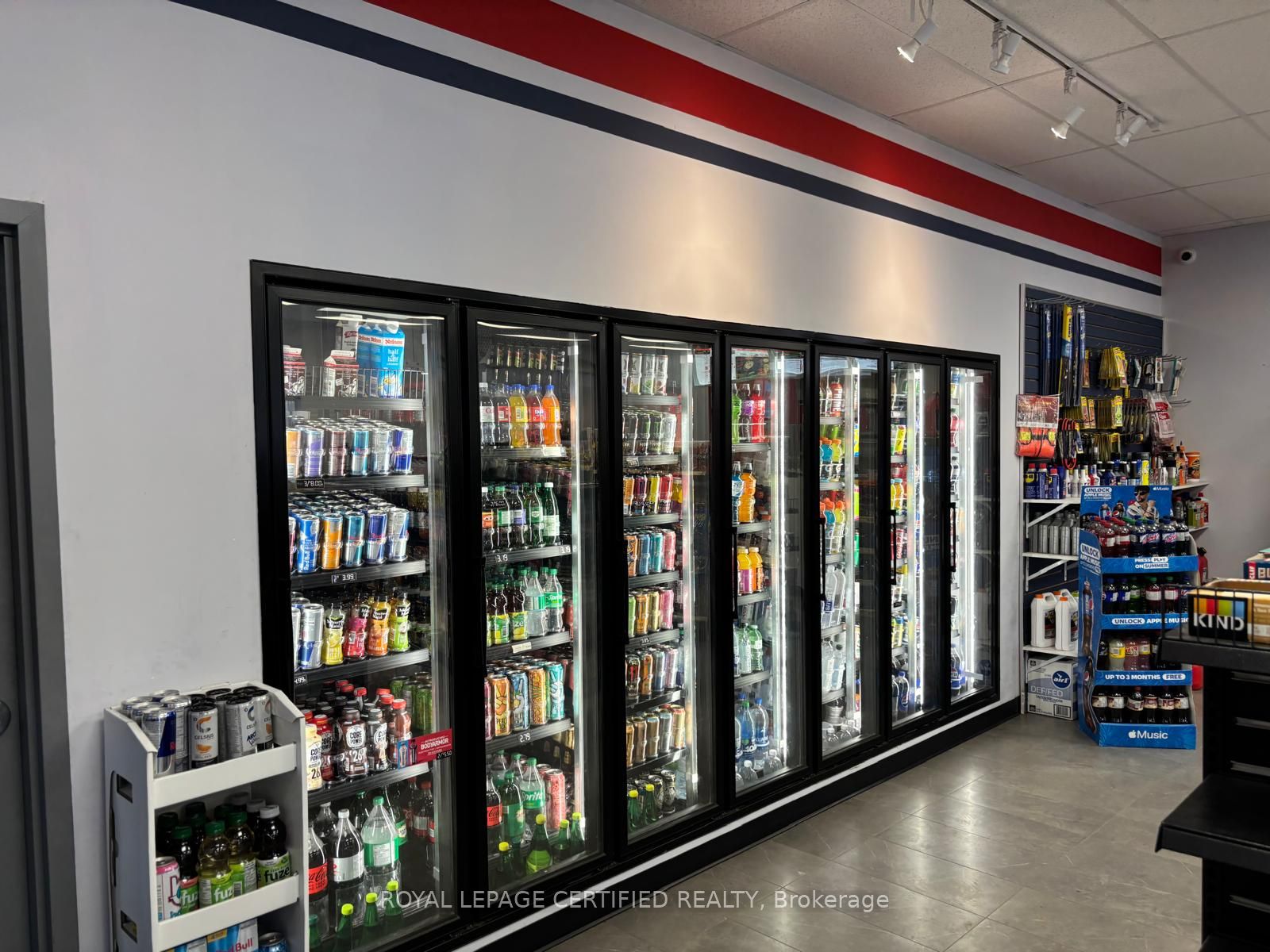 936593 Airport Road Property Photo 2