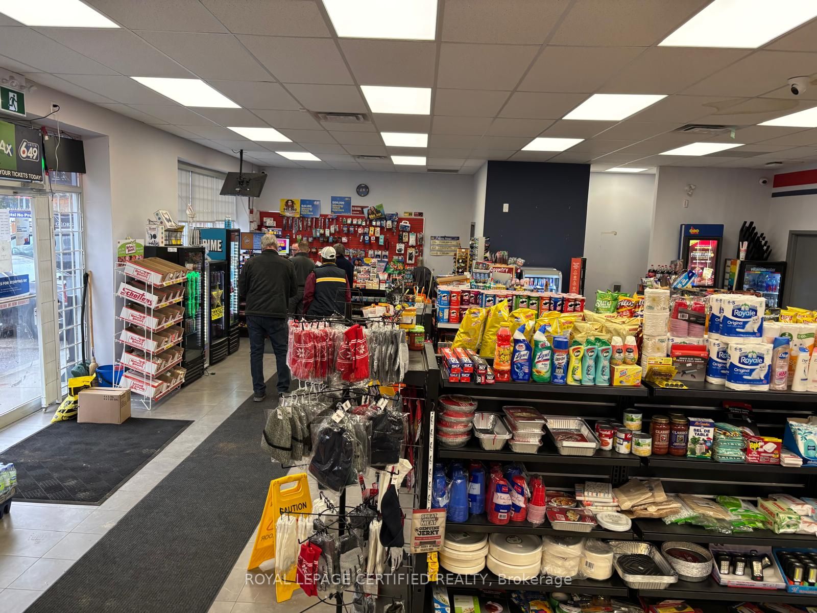 936593 Airport Road Property Photo 3