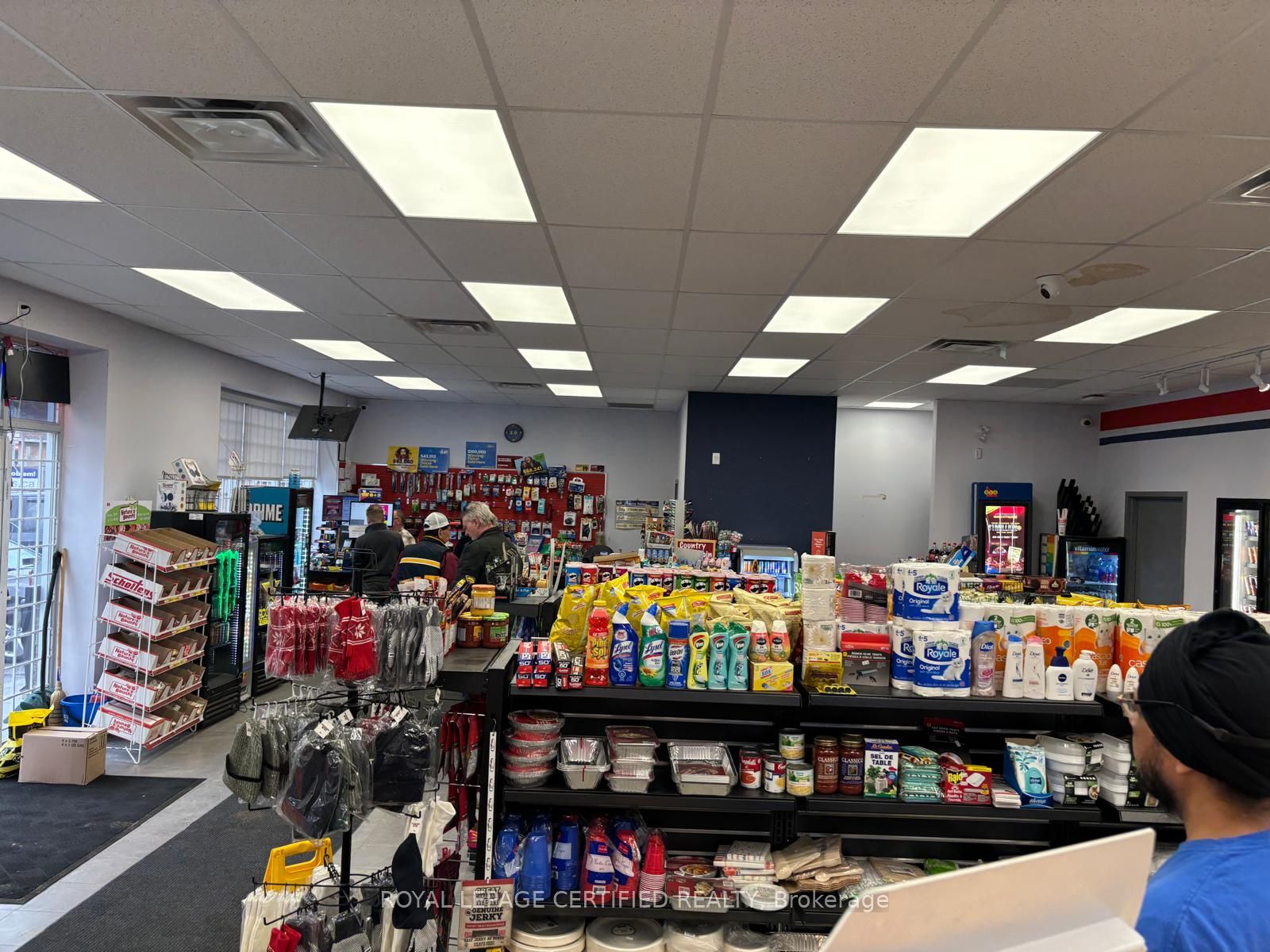 936593 Airport Road Property Photo 4