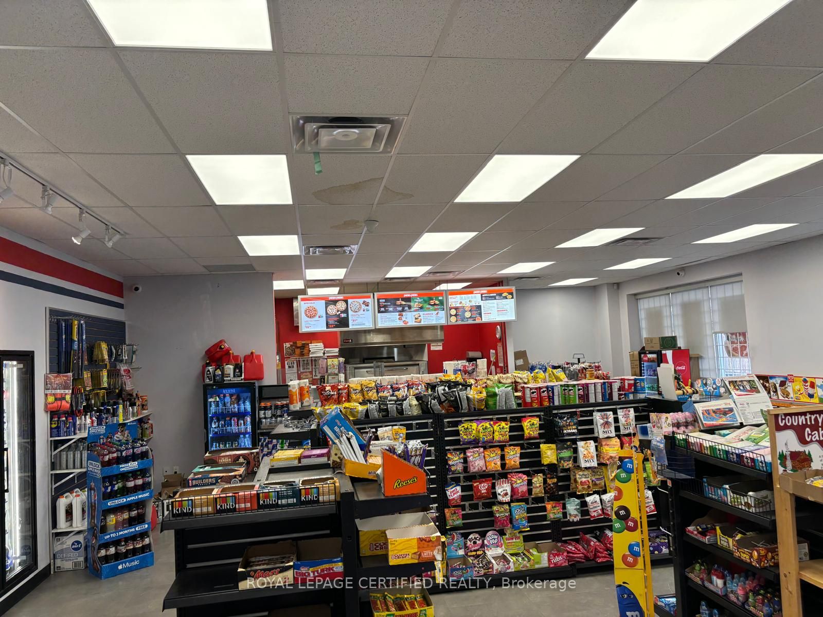 936593 Airport Road Property Photo 5