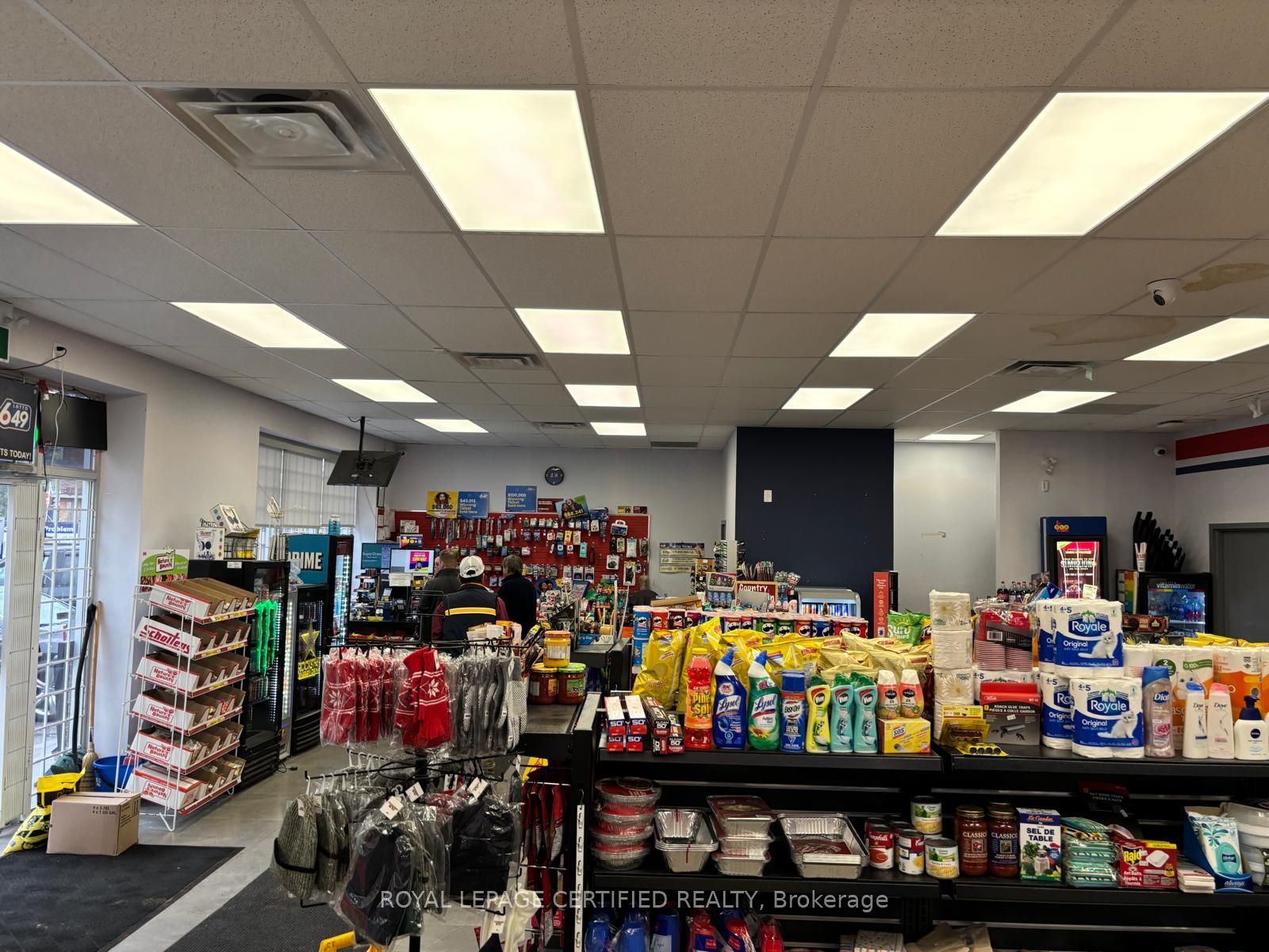 936593 Airport Road Property Photo 9