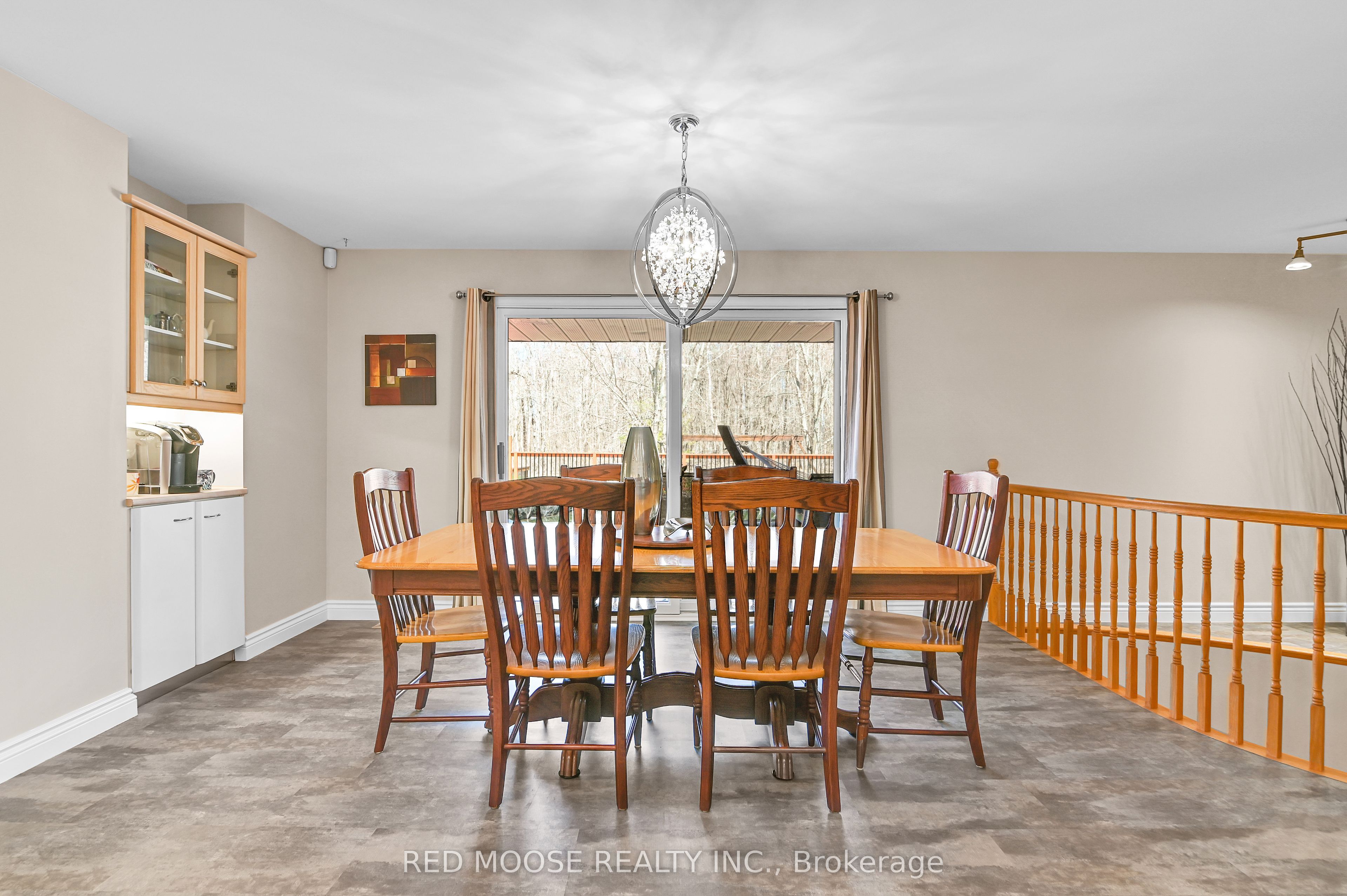 9859 Russell Road Property Photo 12