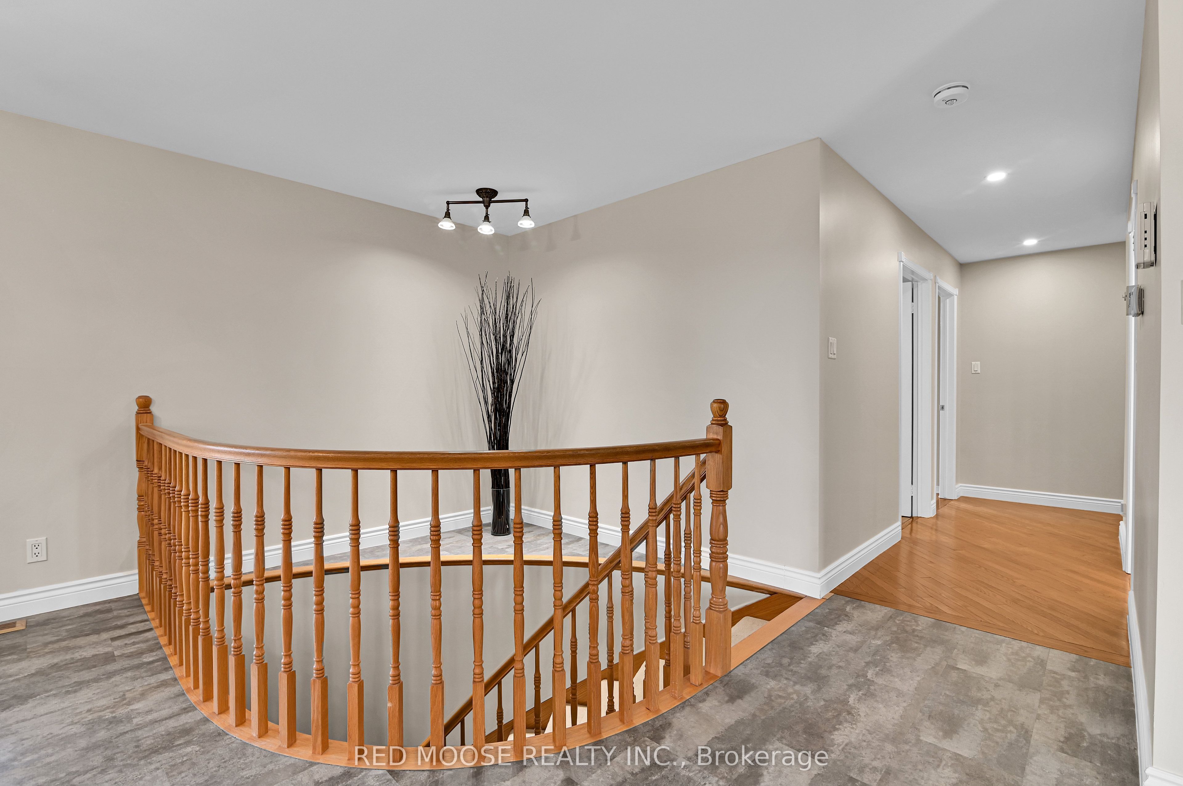 9859 Russell Road Property Photo 13