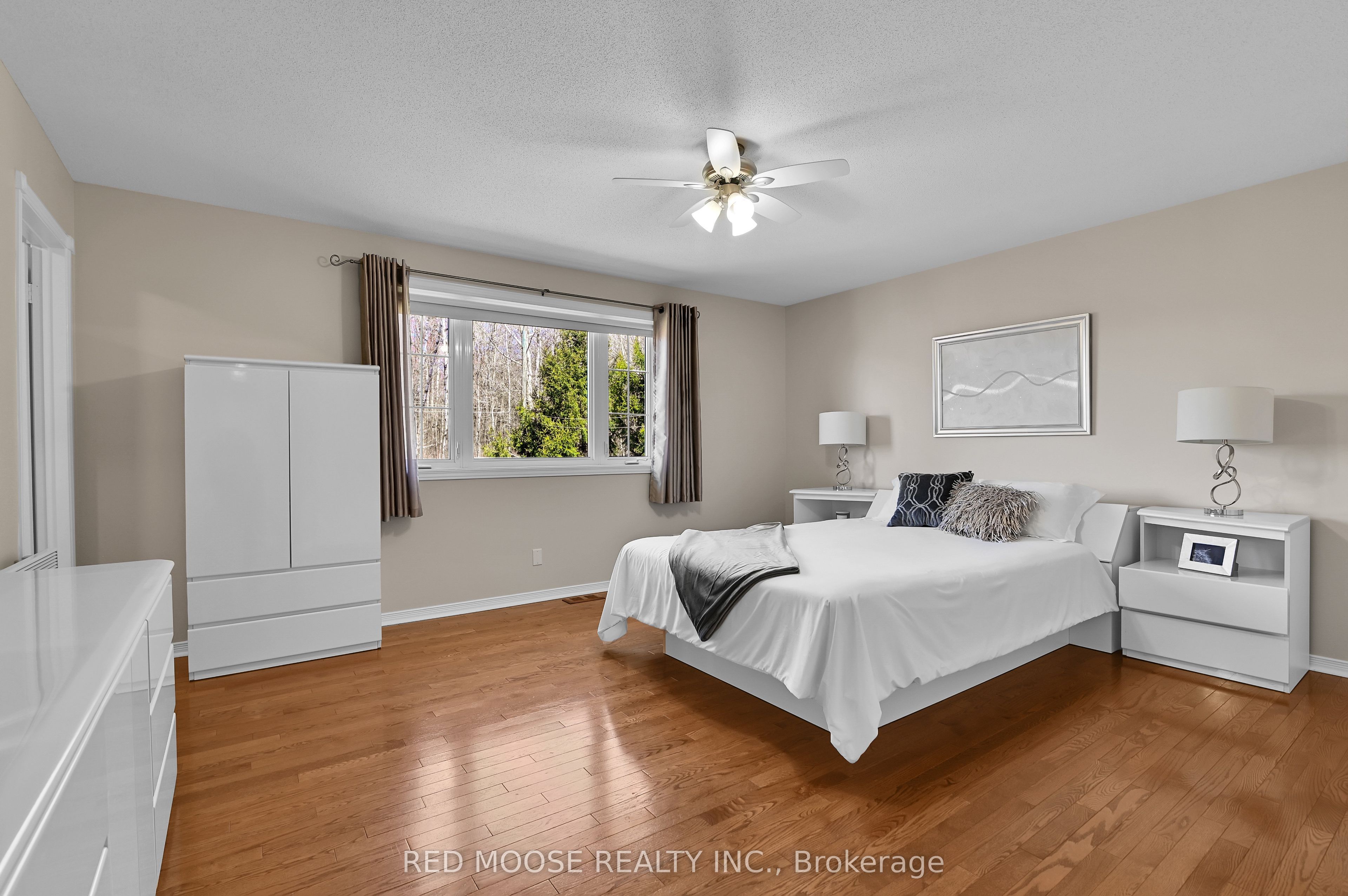 9859 Russell Road Property Photo 15