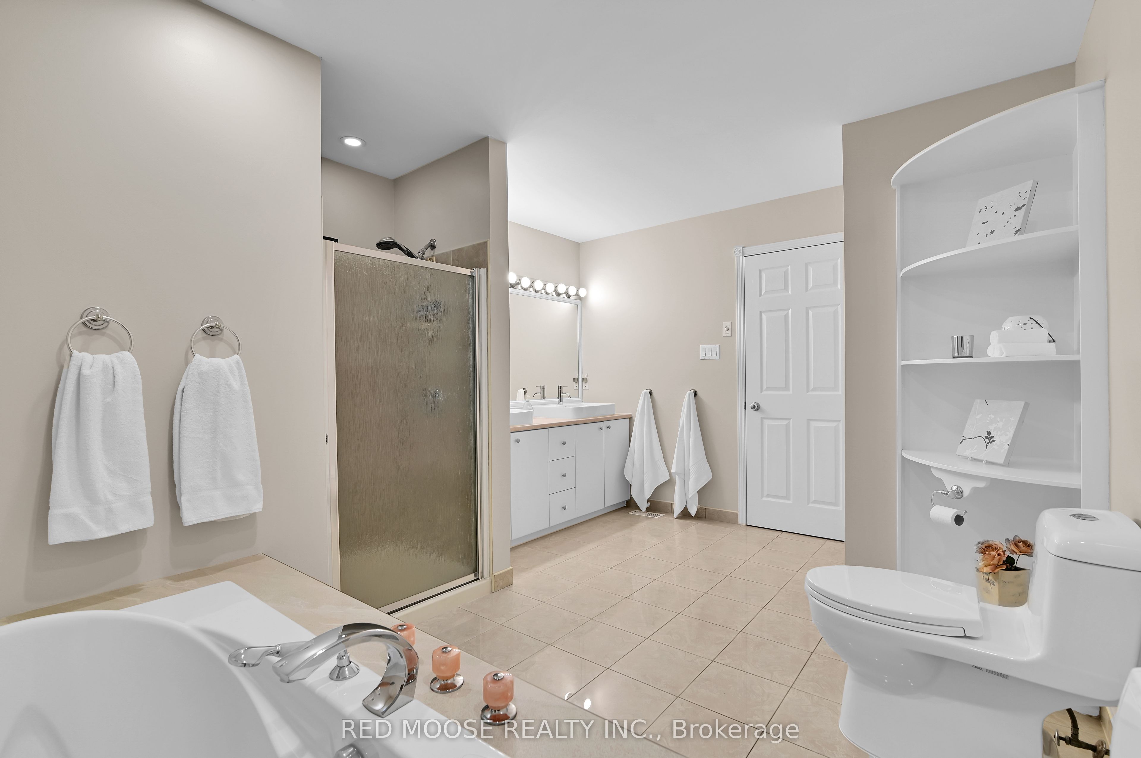 9859 Russell Road Property Photo 23