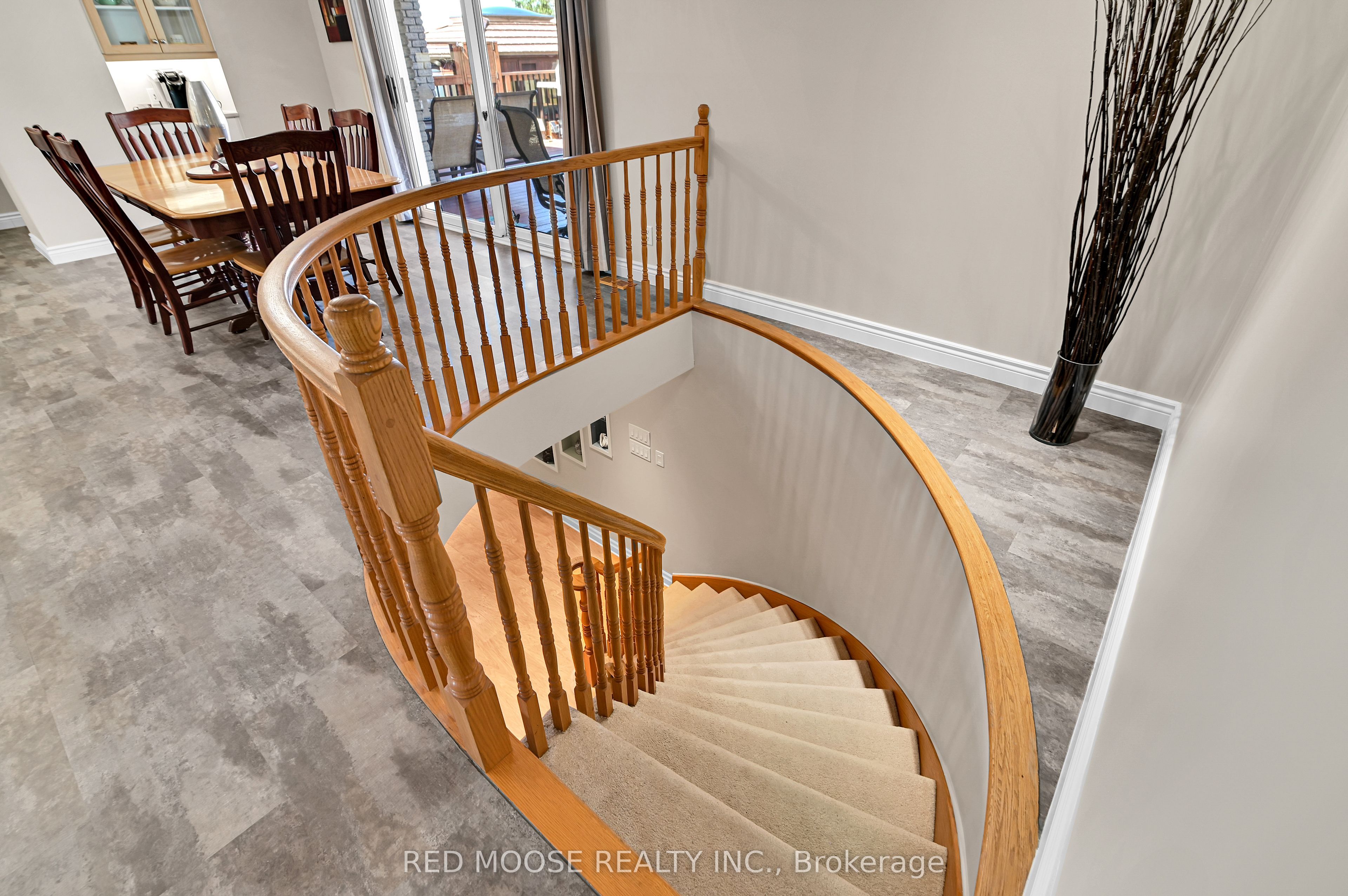 9859 Russell Road Property Photo 24