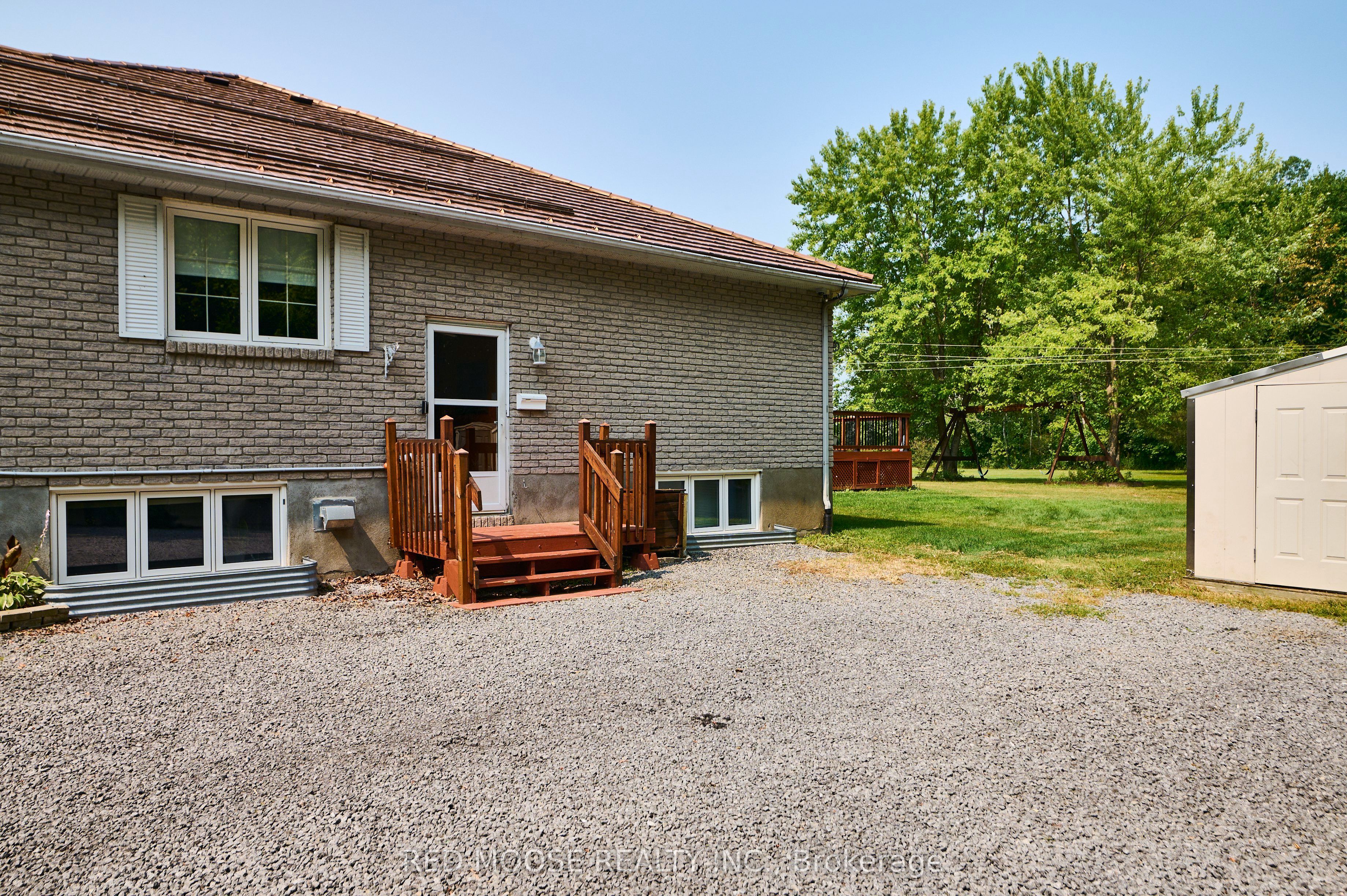 9859 Russell Road Property Photo 31