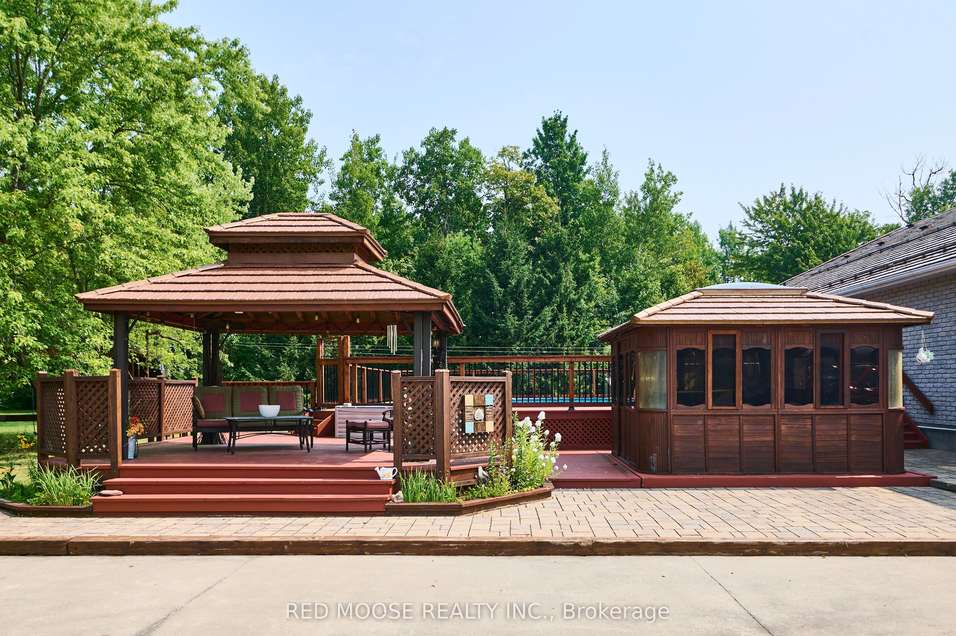 9859 Russell Road Property Photo 38