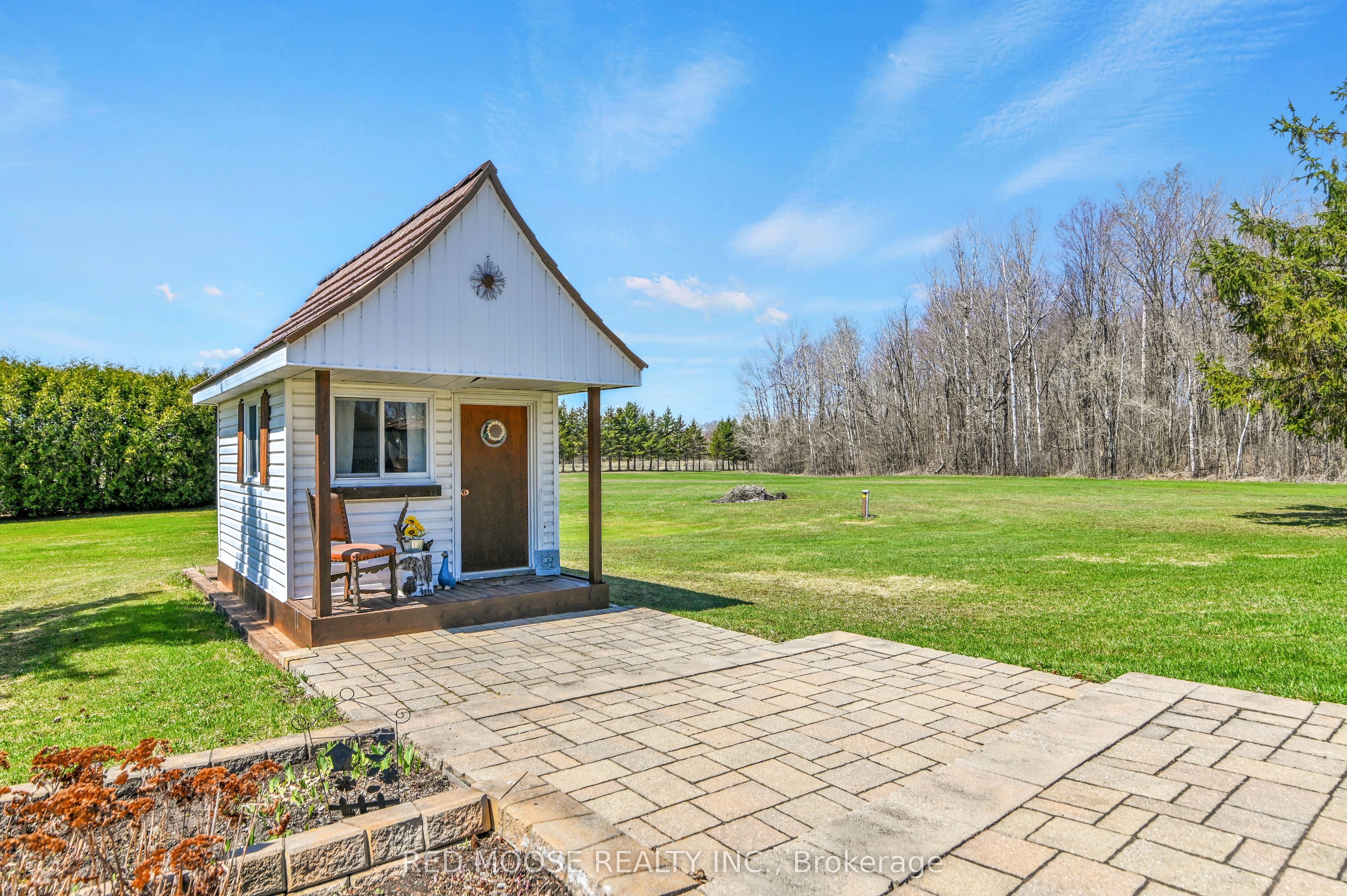 9859 Russell Road Property Photo 43