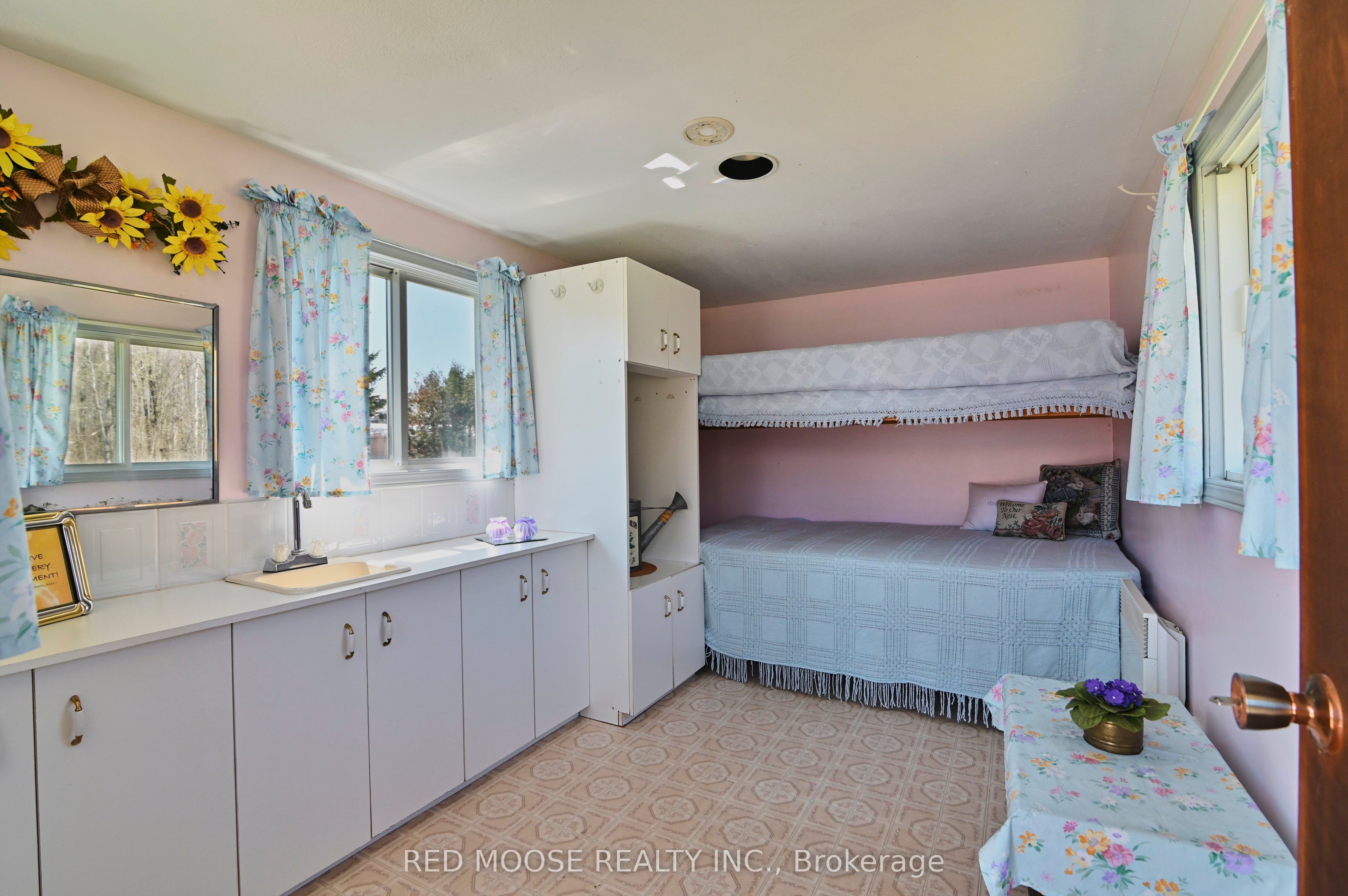 9859 Russell Road Property Photo 44