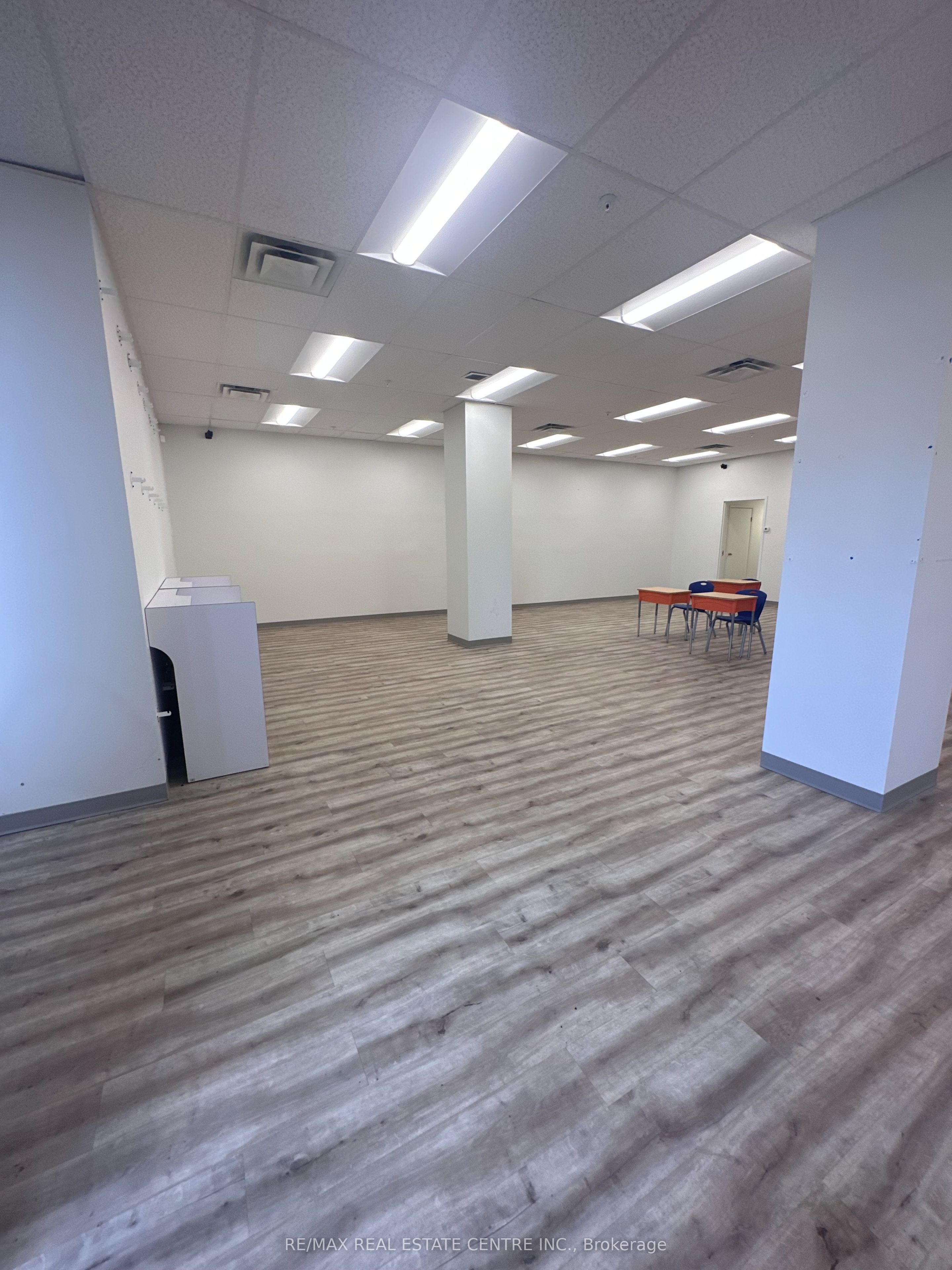 379 Dundas St Property Photo 18