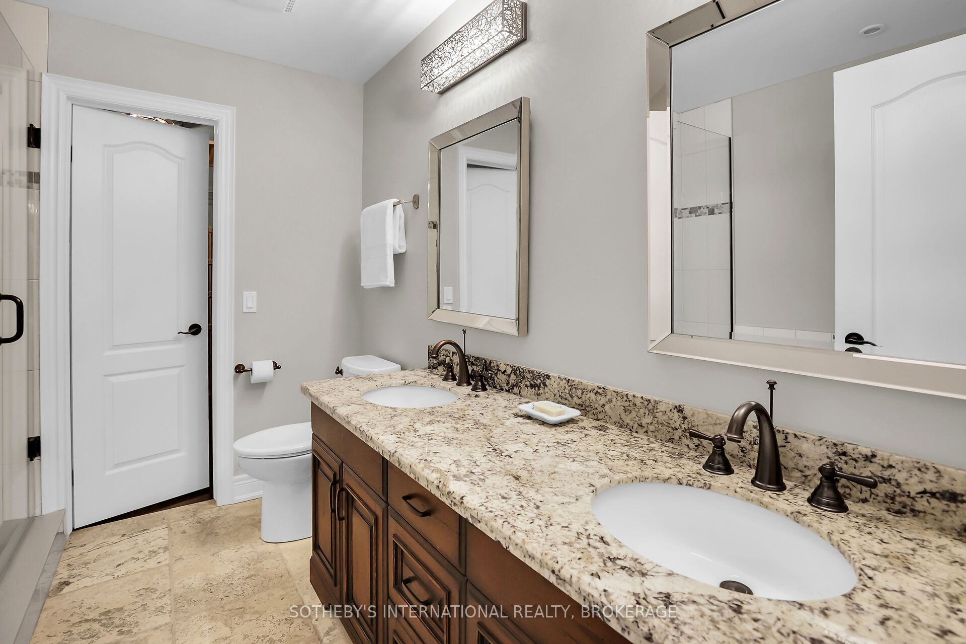 #4 - 175 Queen Street Property Photo 19