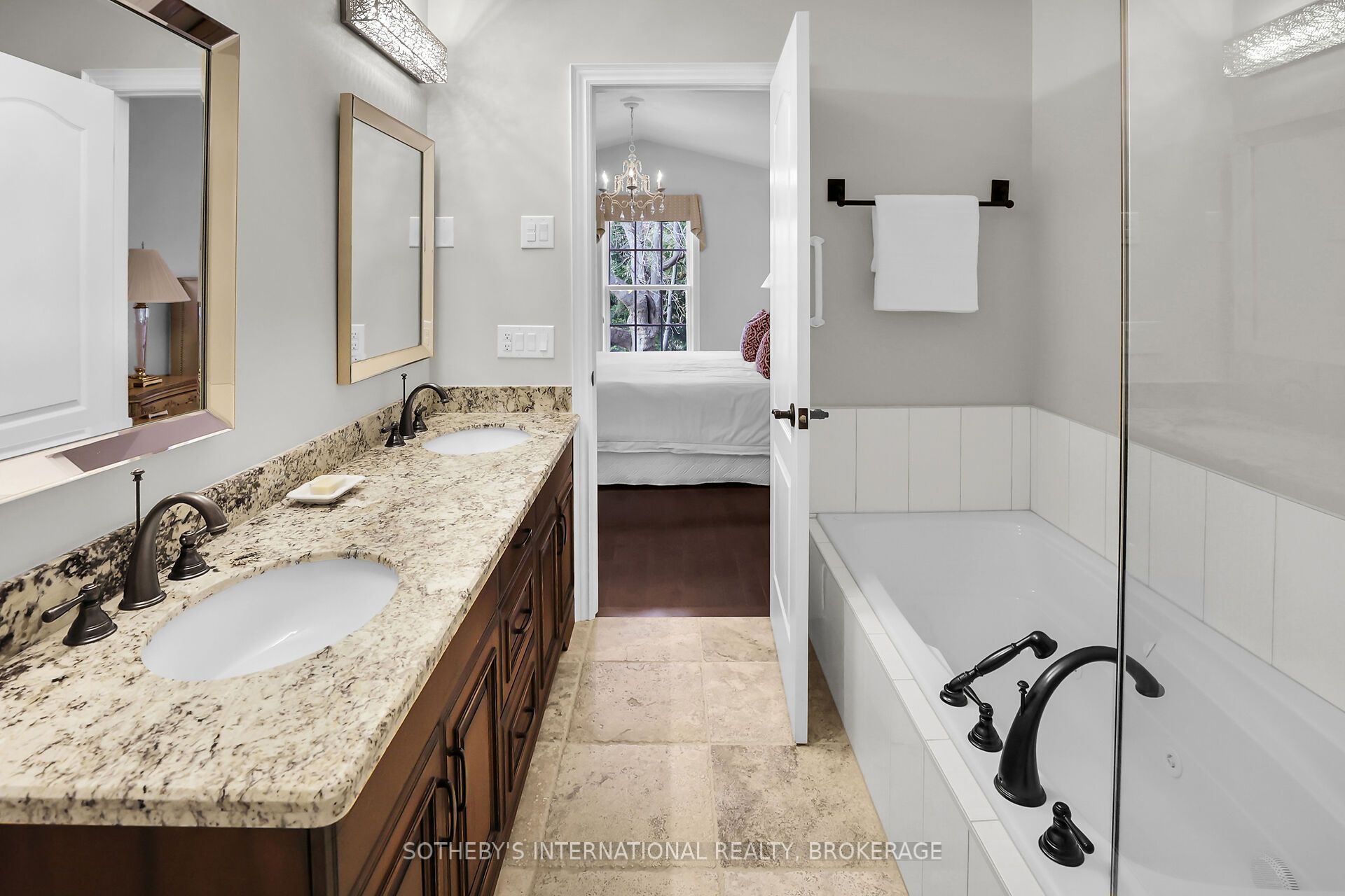 #4 - 175 Queen Street Property Photo 20