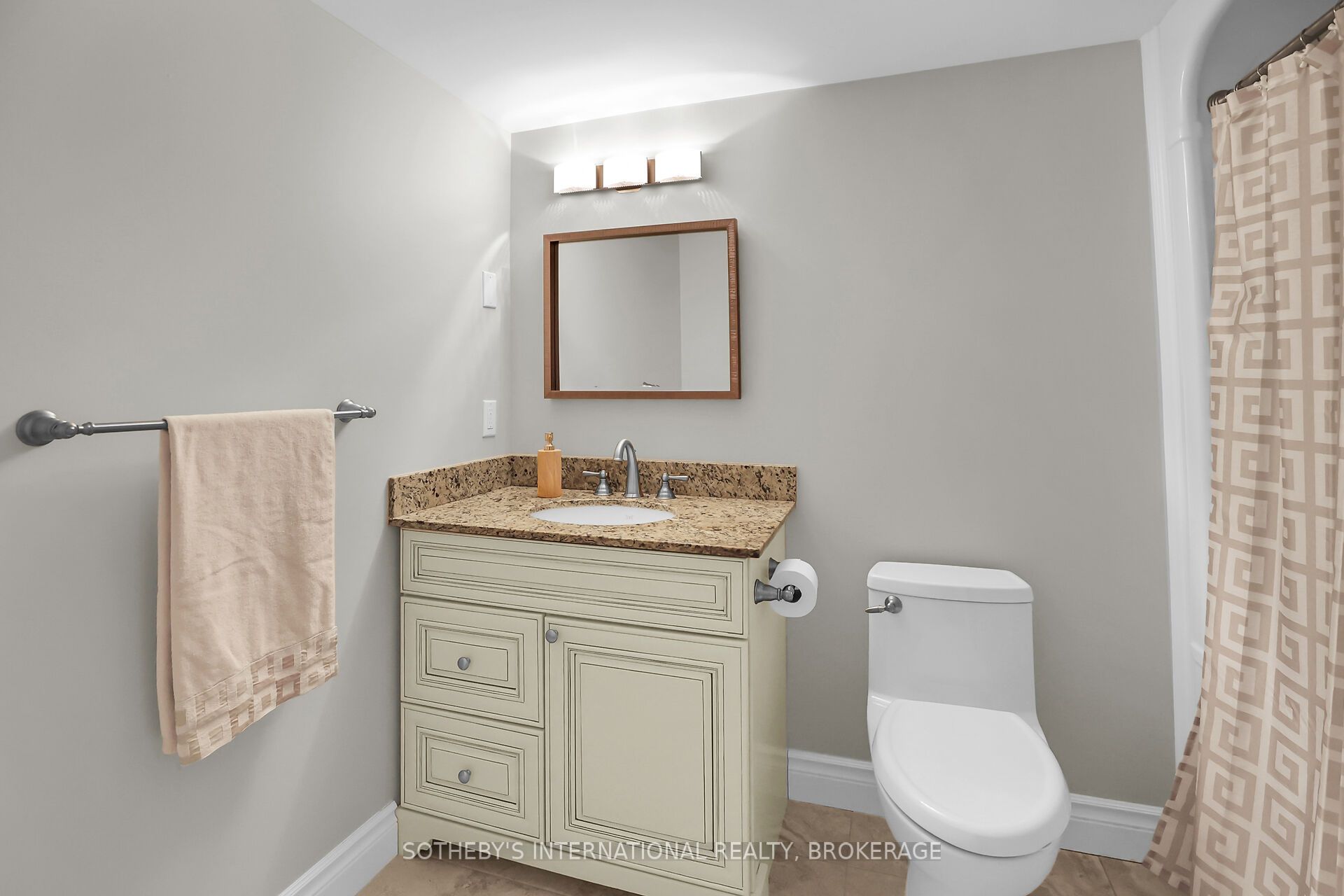 #4 - 175 Queen Street Property Photo 27