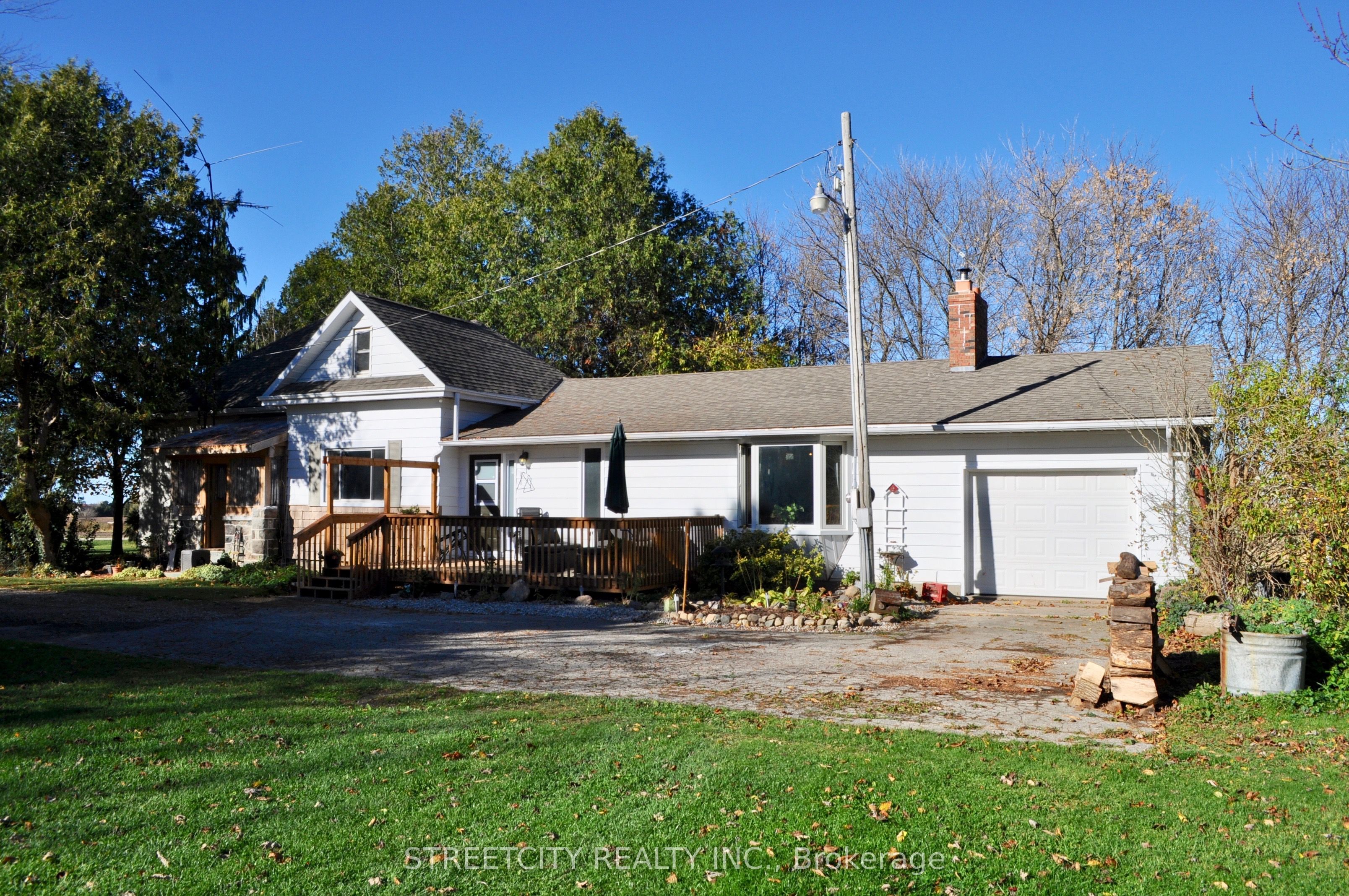 6906 Wisbeach Road Property Photo 1