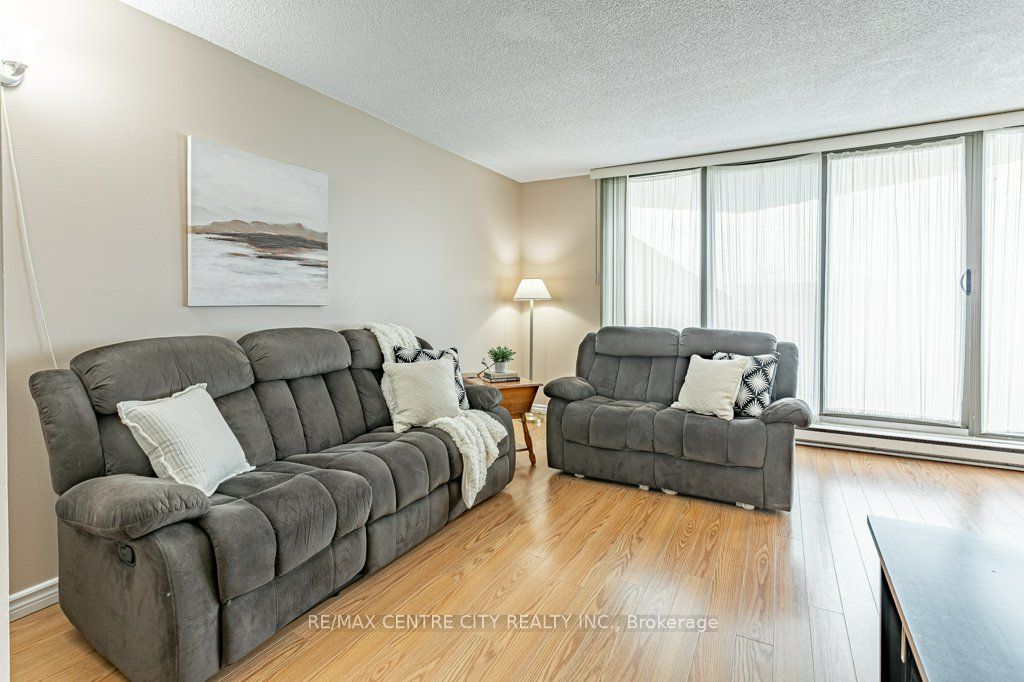 1103 Jalna Boulevard 110 Property Photo 5