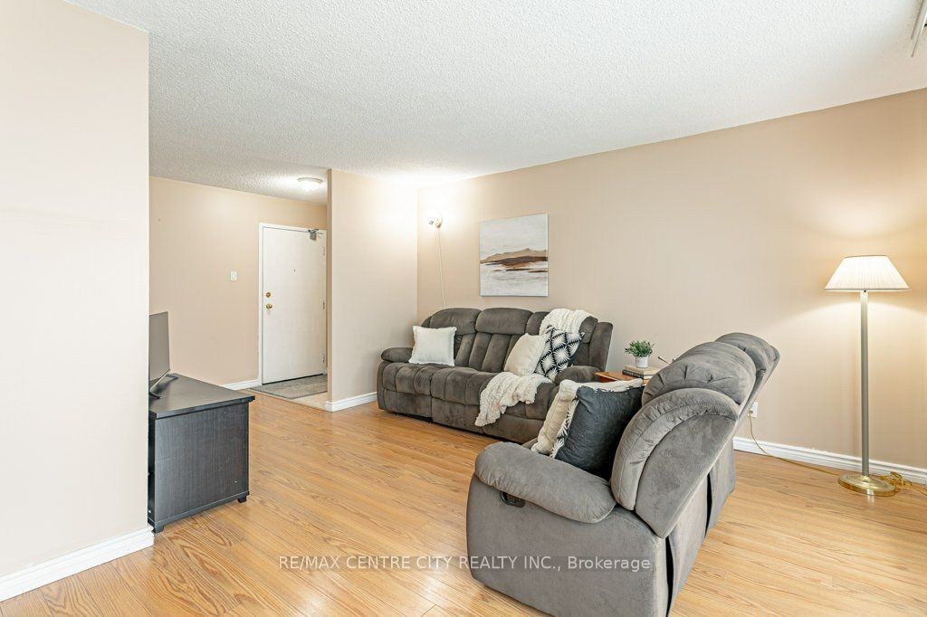 1103 Jalna Boulevard 110 Property Photo 6