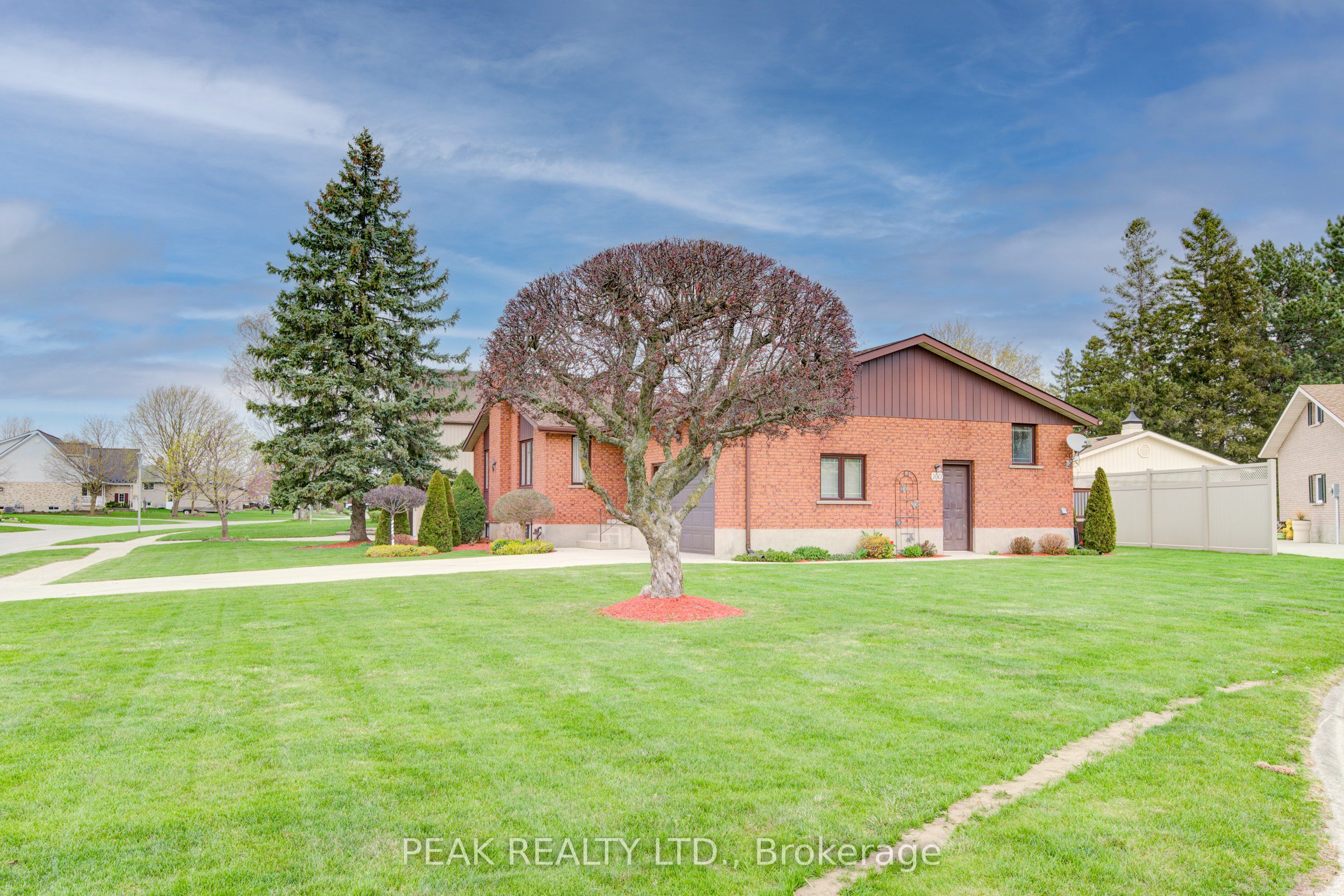 160 Scott Court Property Photo 4