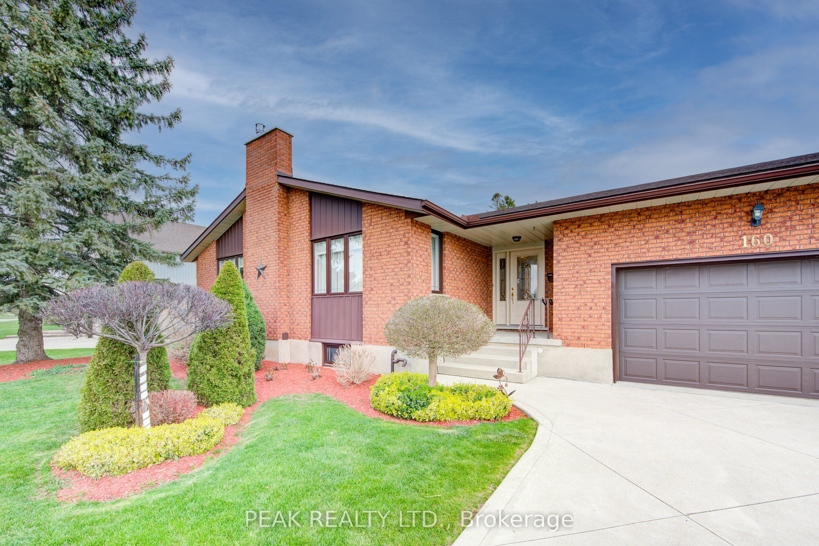 160 Scott Court Property Photo 6