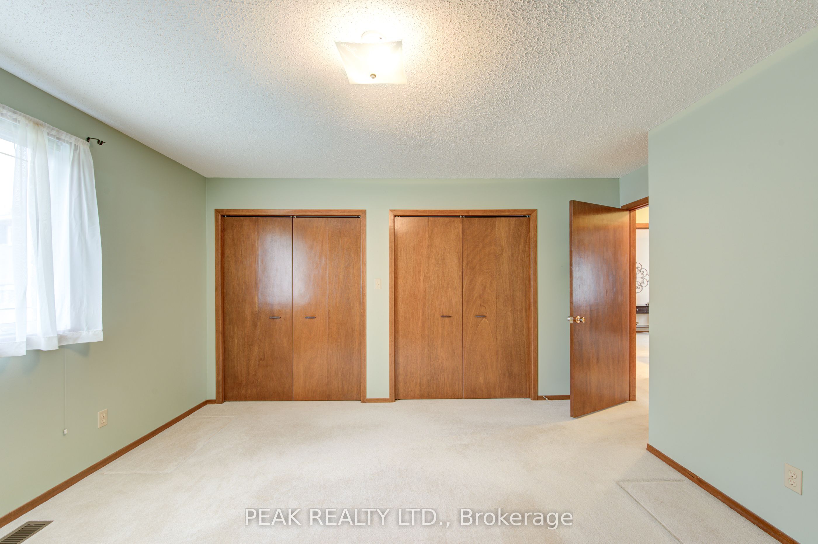 160 Scott Court Property Photo 27