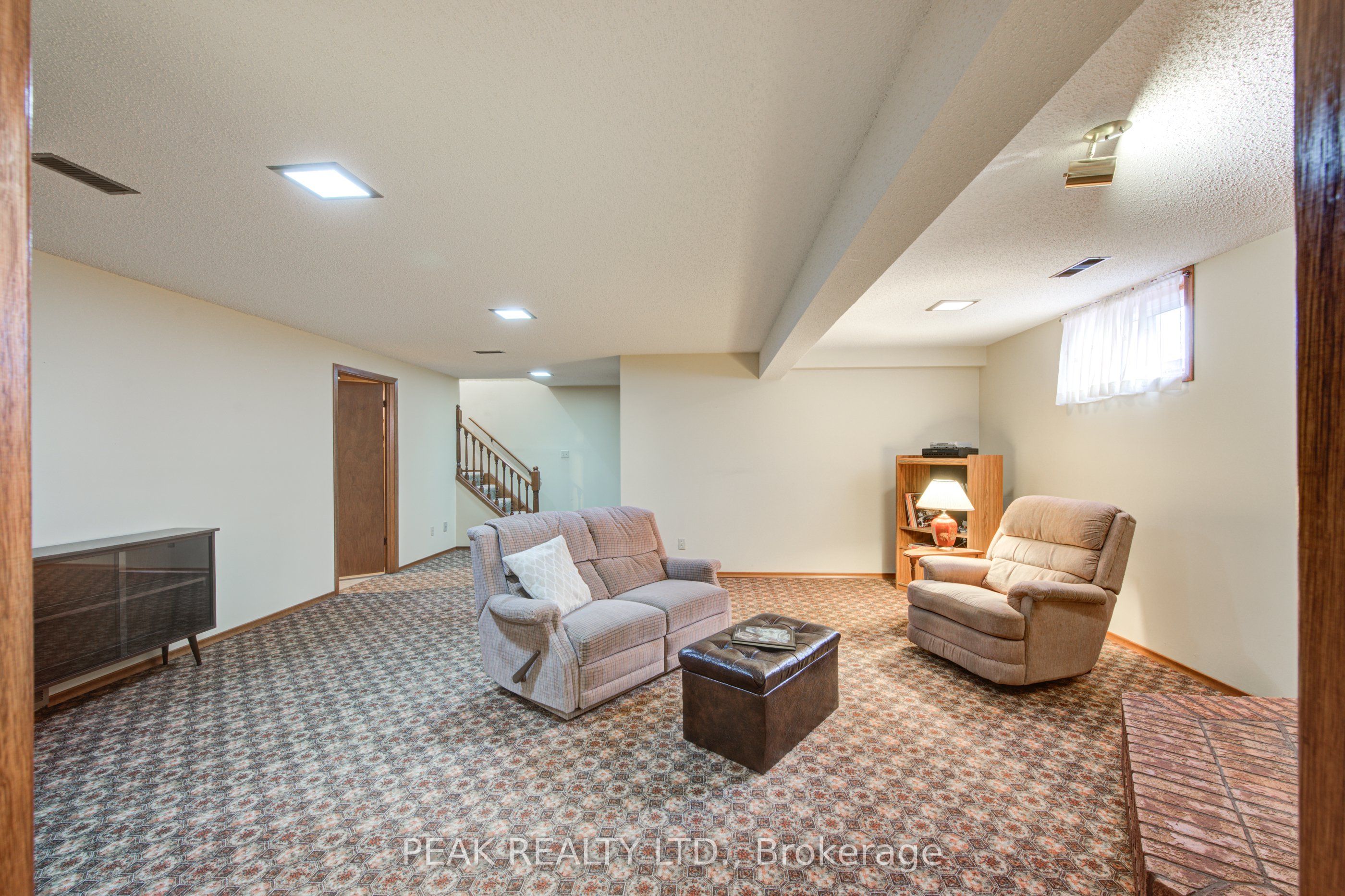 160 Scott Court Property Photo 31