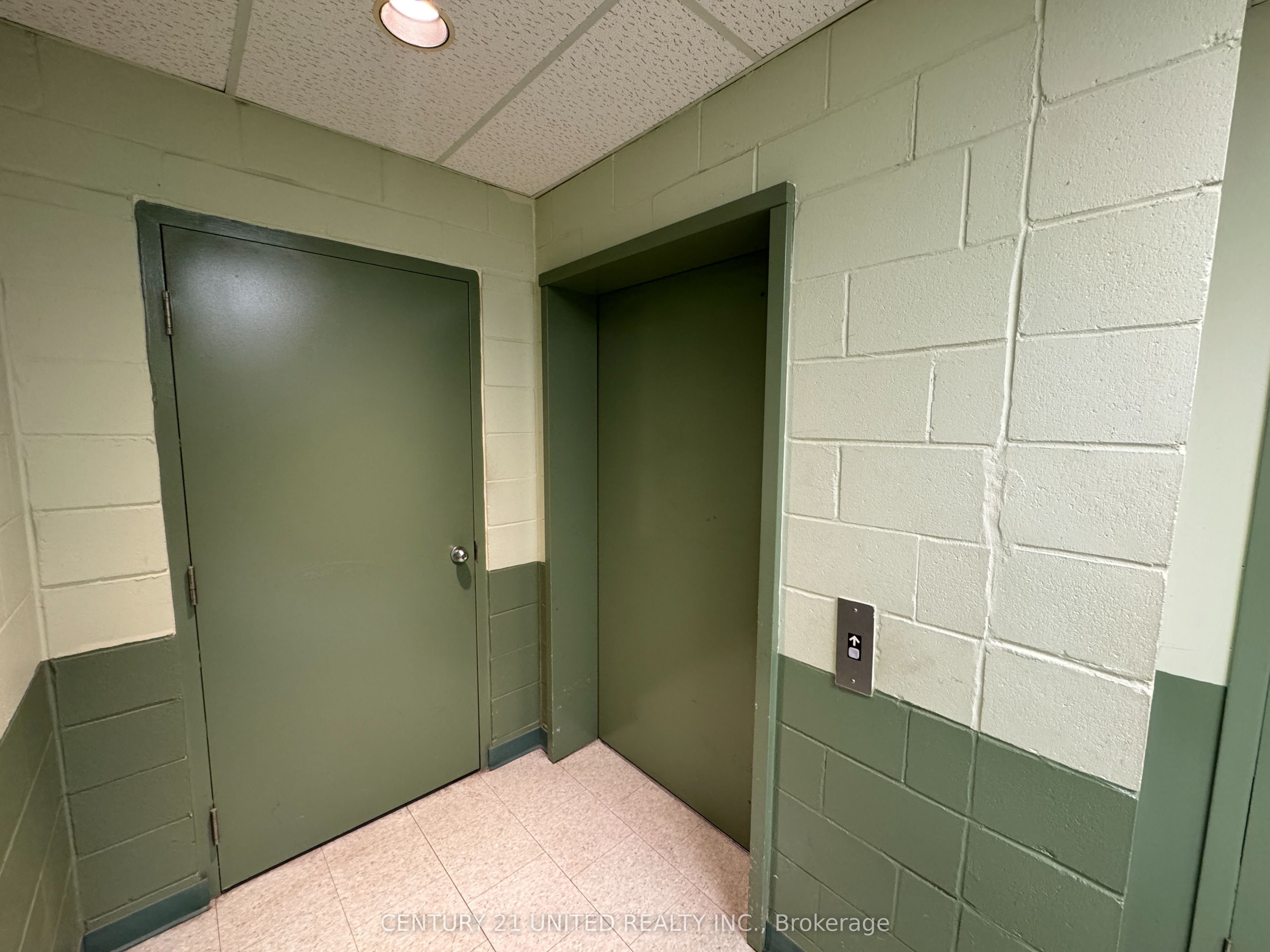 235 Rubidge Street Lower Property Photo 6