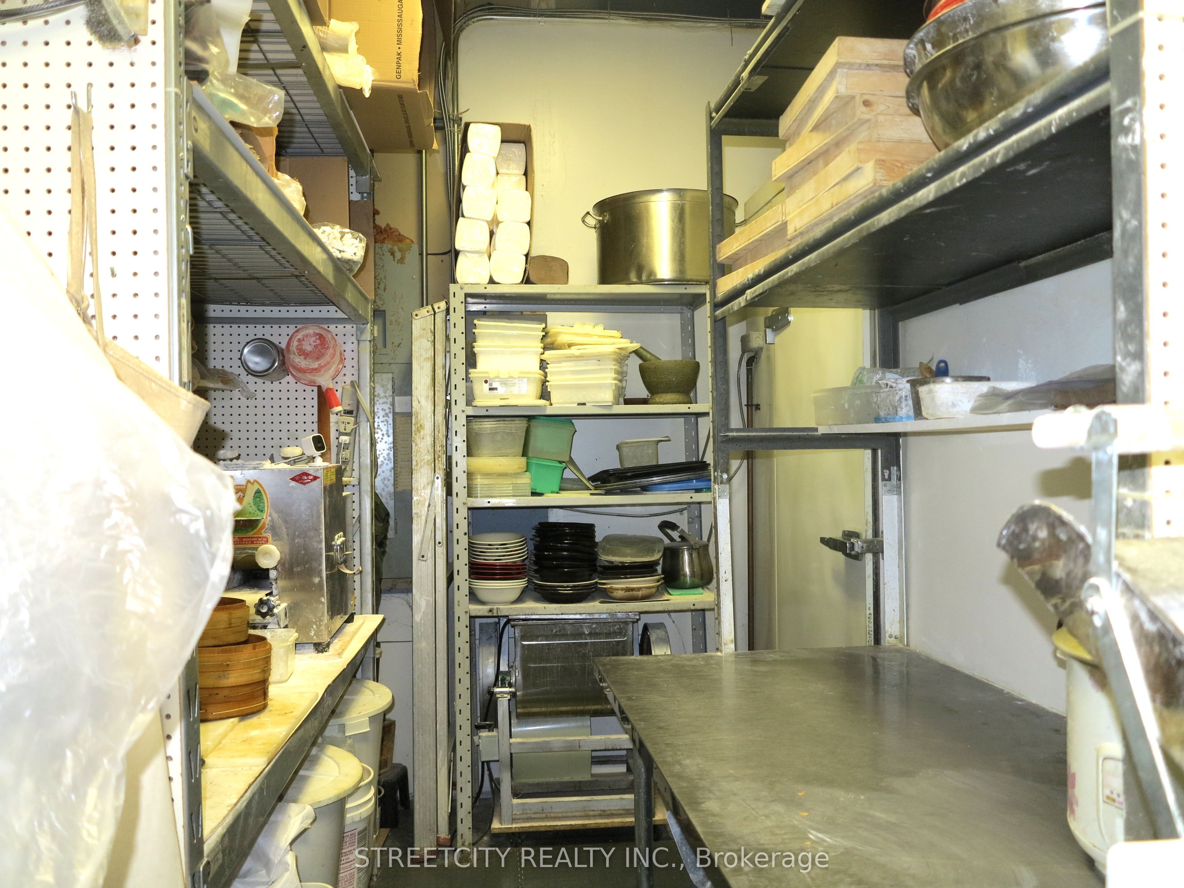 611 Wonderland Road N 7a Property Photo 11