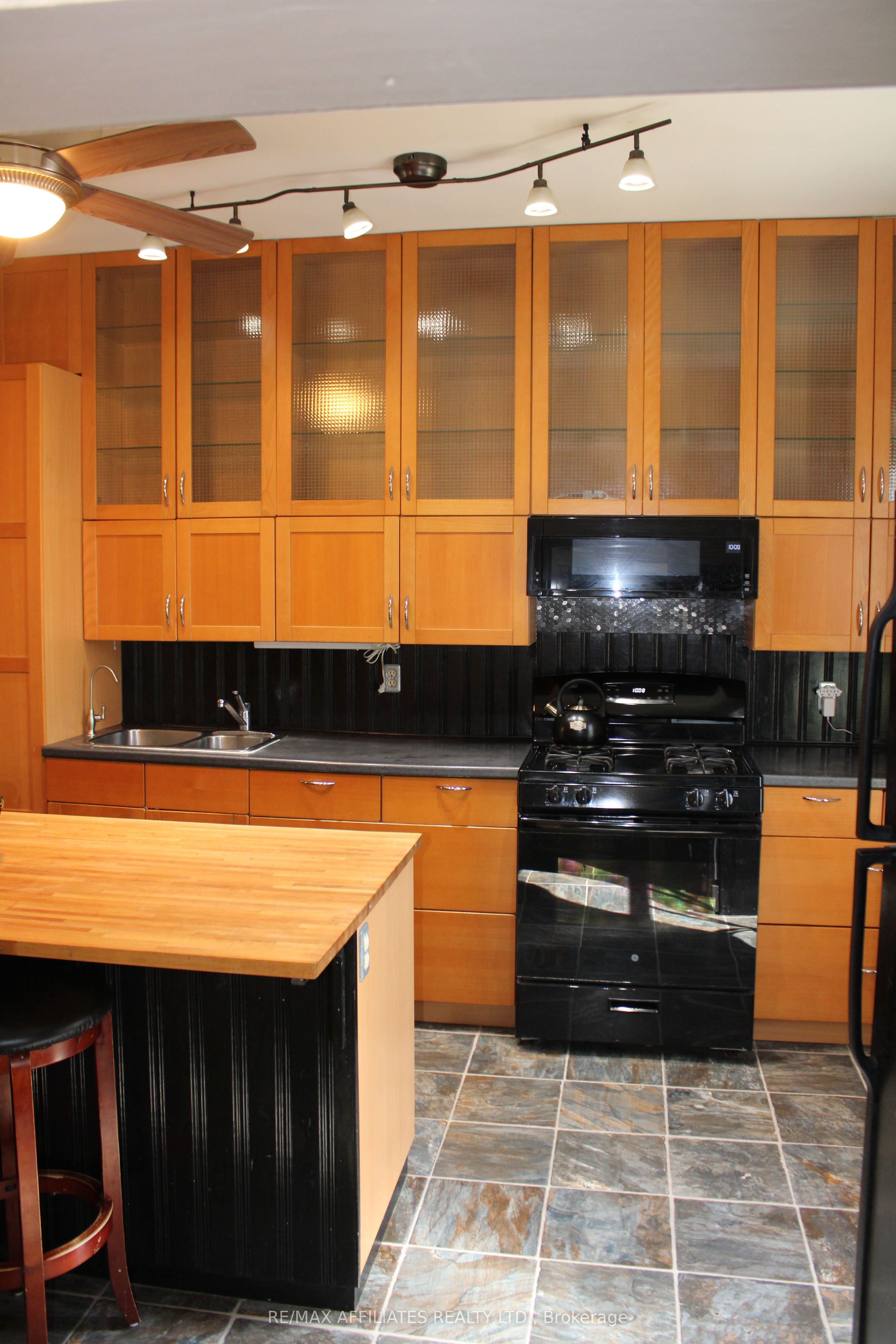 2 Isaac Street Property Photo 7