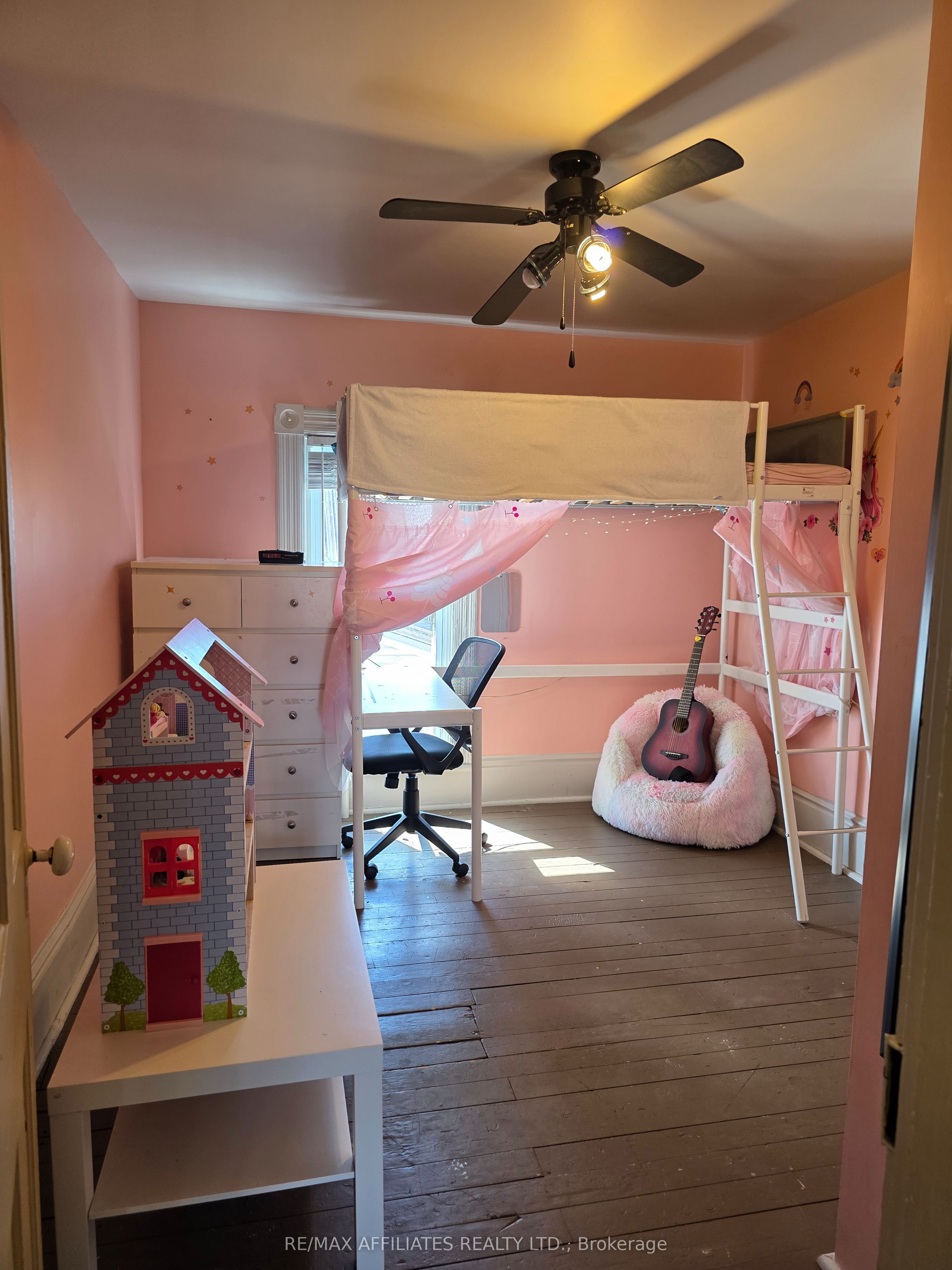 2 Isaac Street Property Photo 28