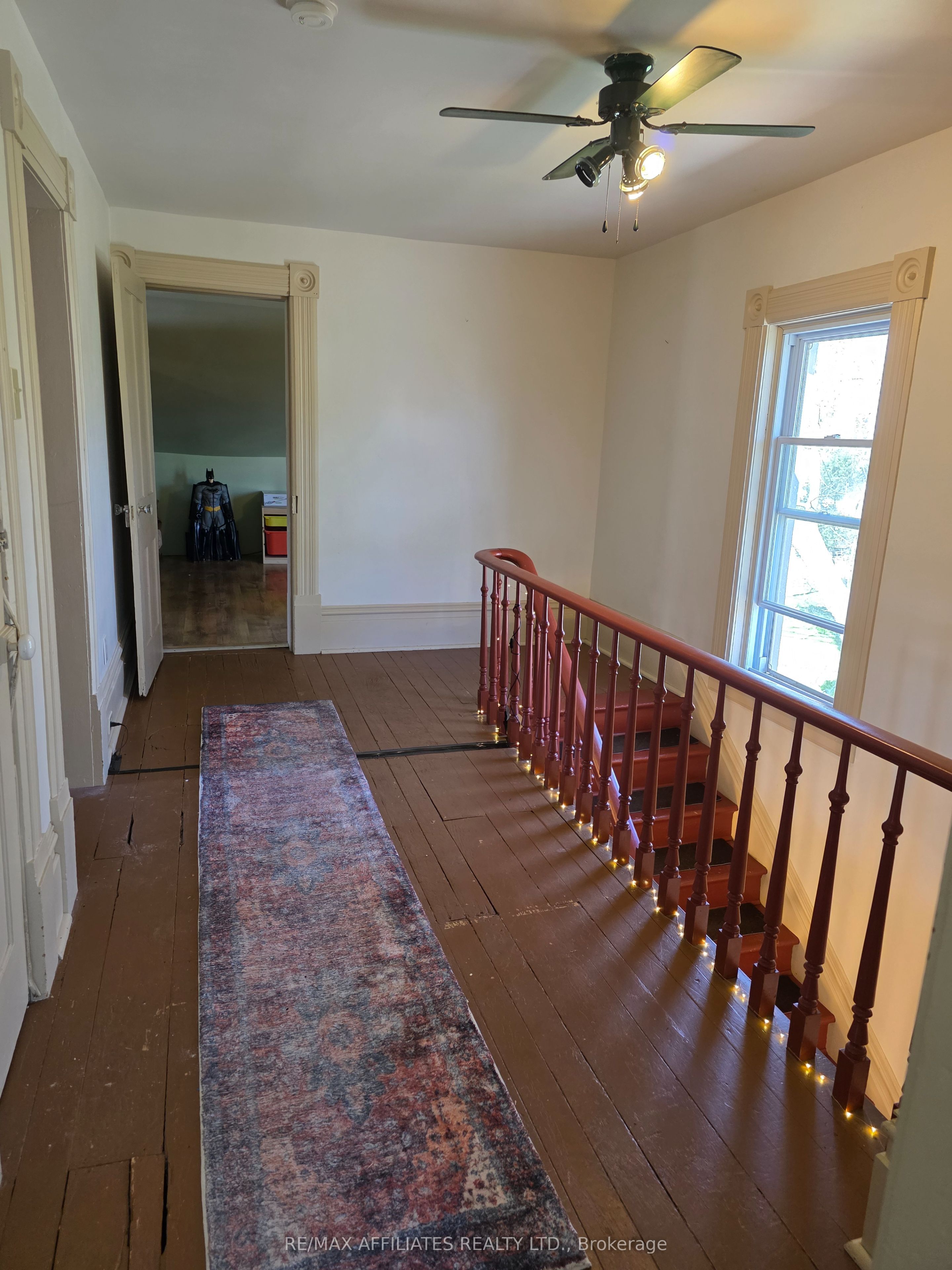 2 Isaac Street Property Photo 33
