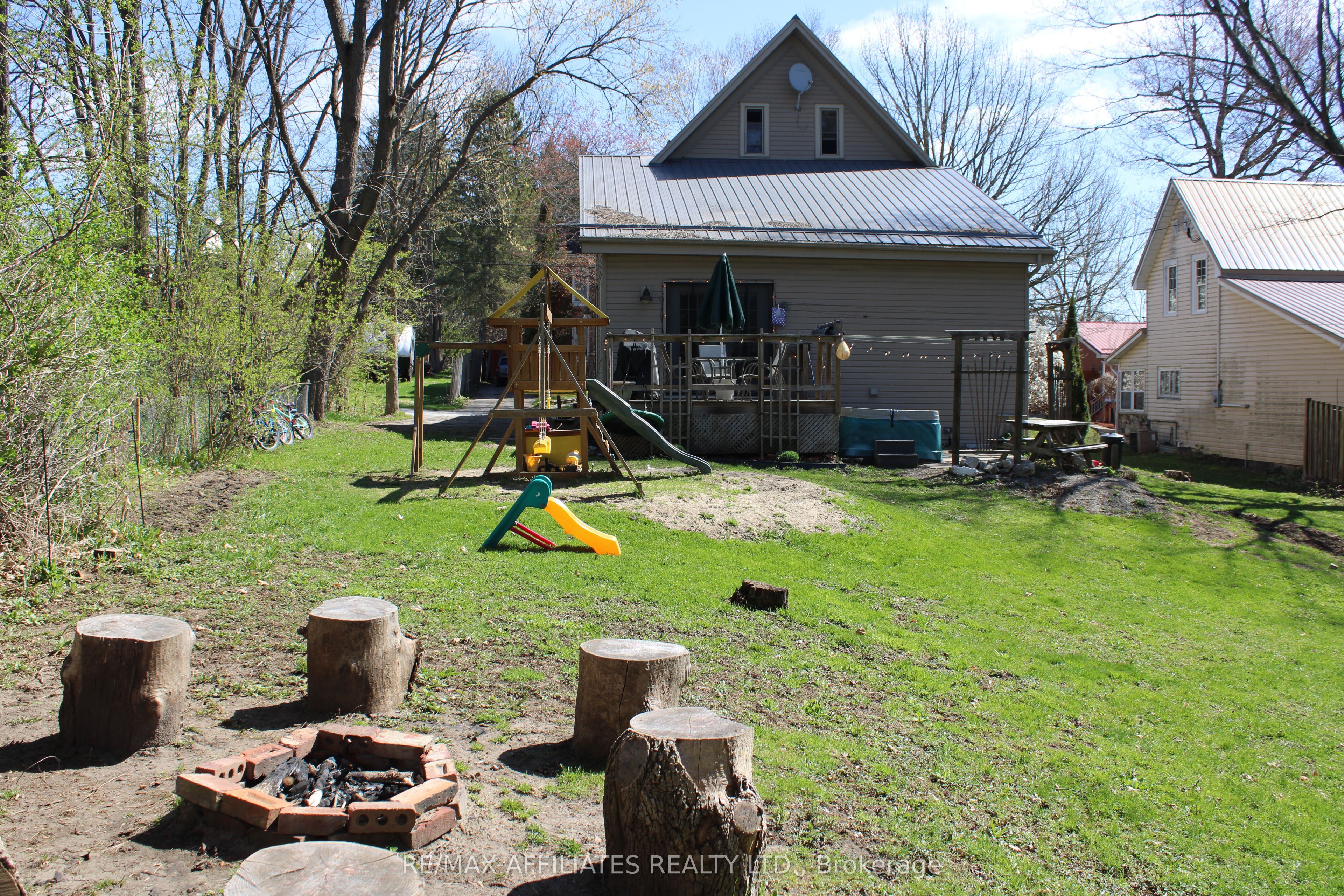2 Isaac Street Property Photo 35