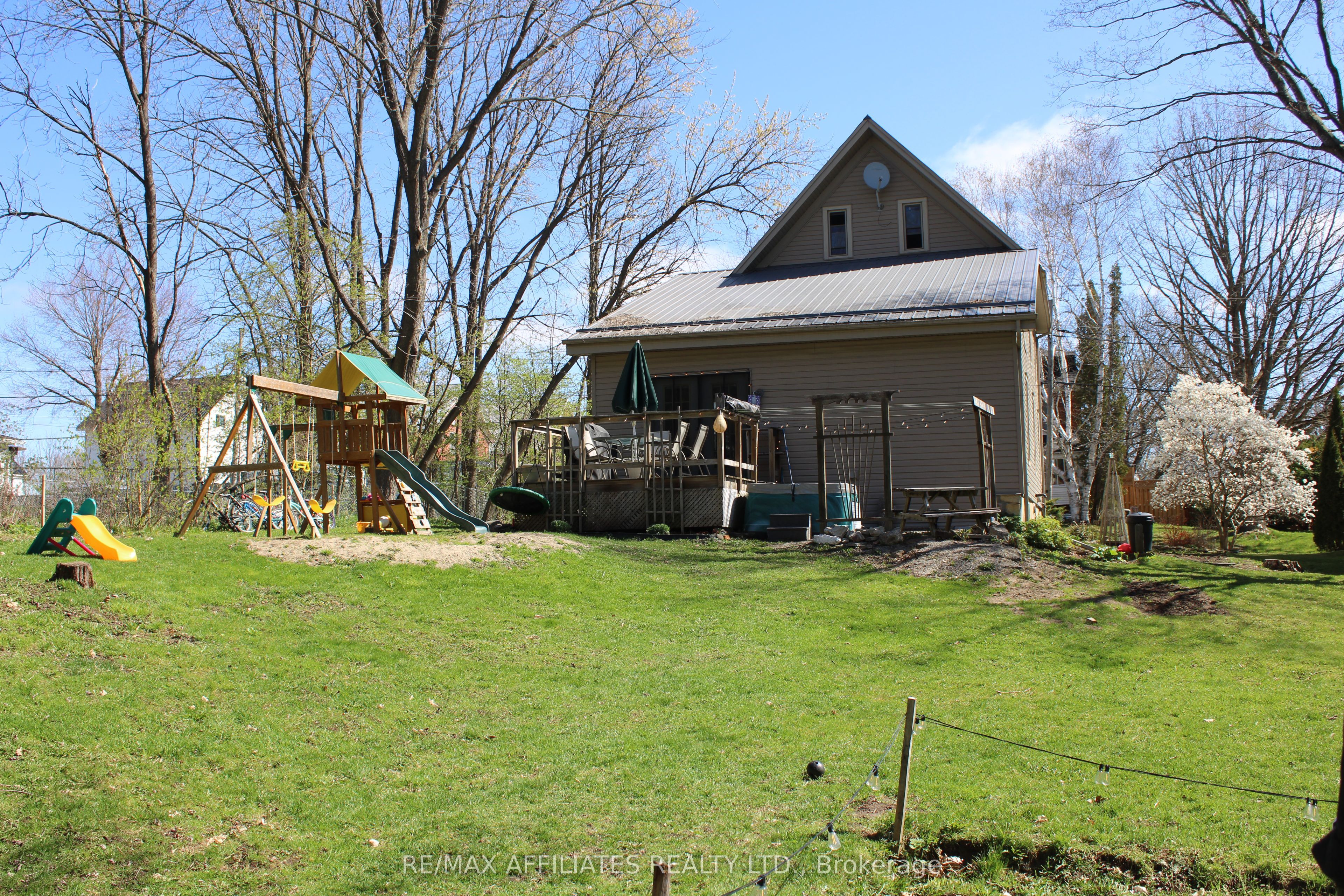 2 Isaac Street Property Photo 37