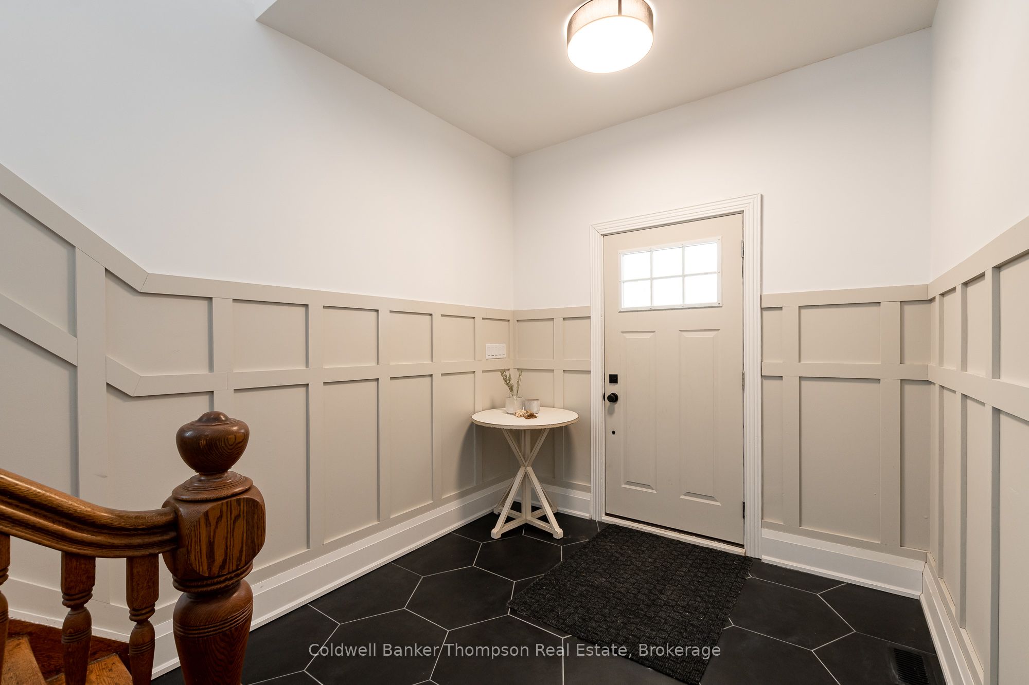 17 West Street N Property Photo 5