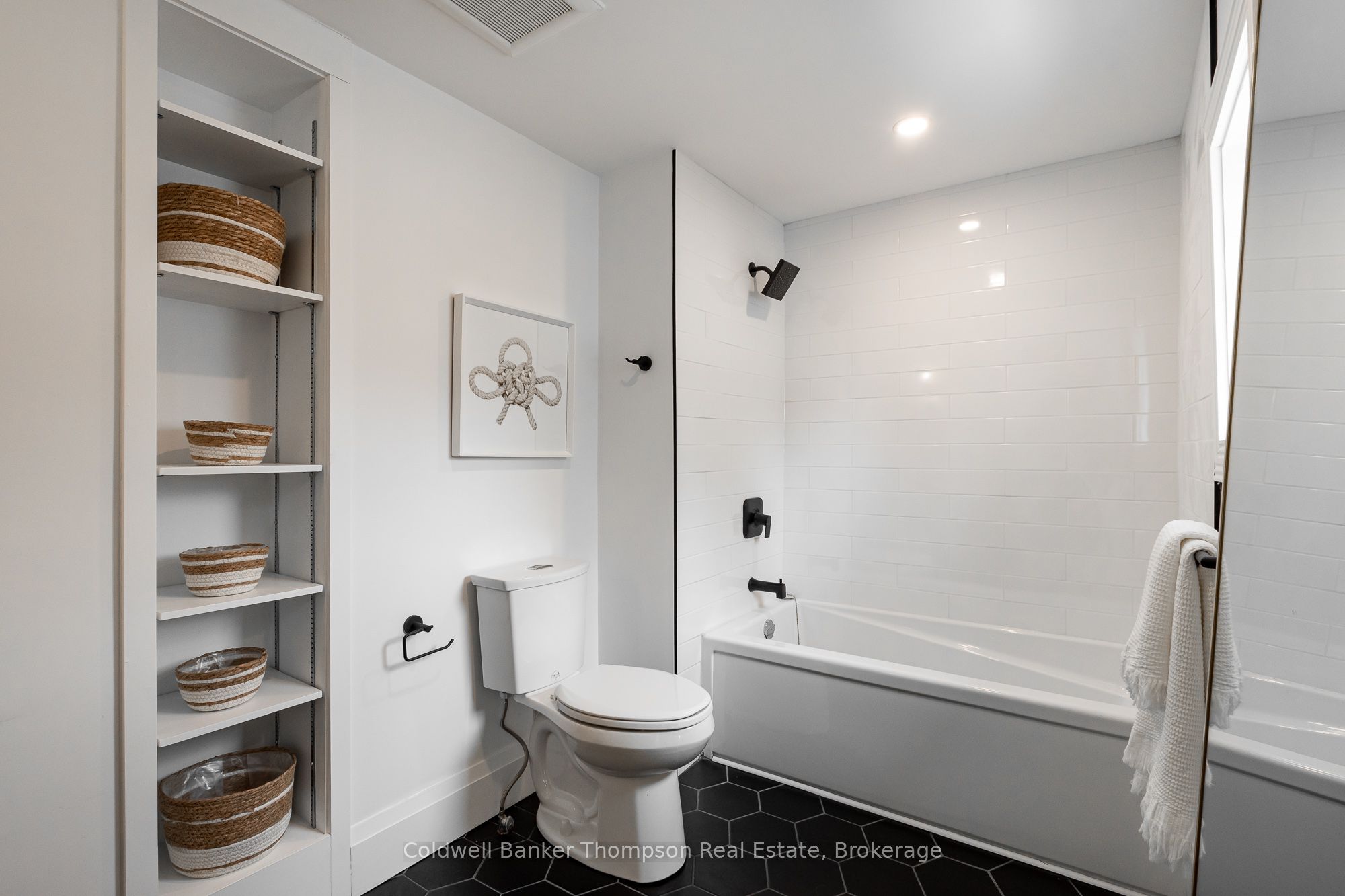 17 West Street N Property Photo 20