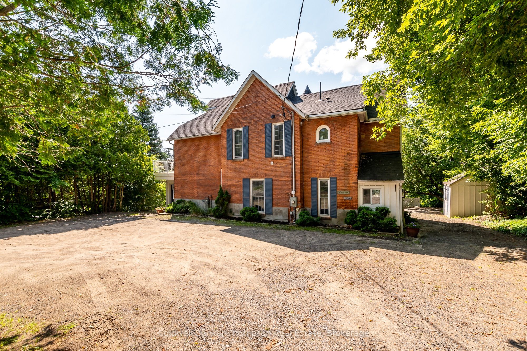 17 West Street N Property Photo 25