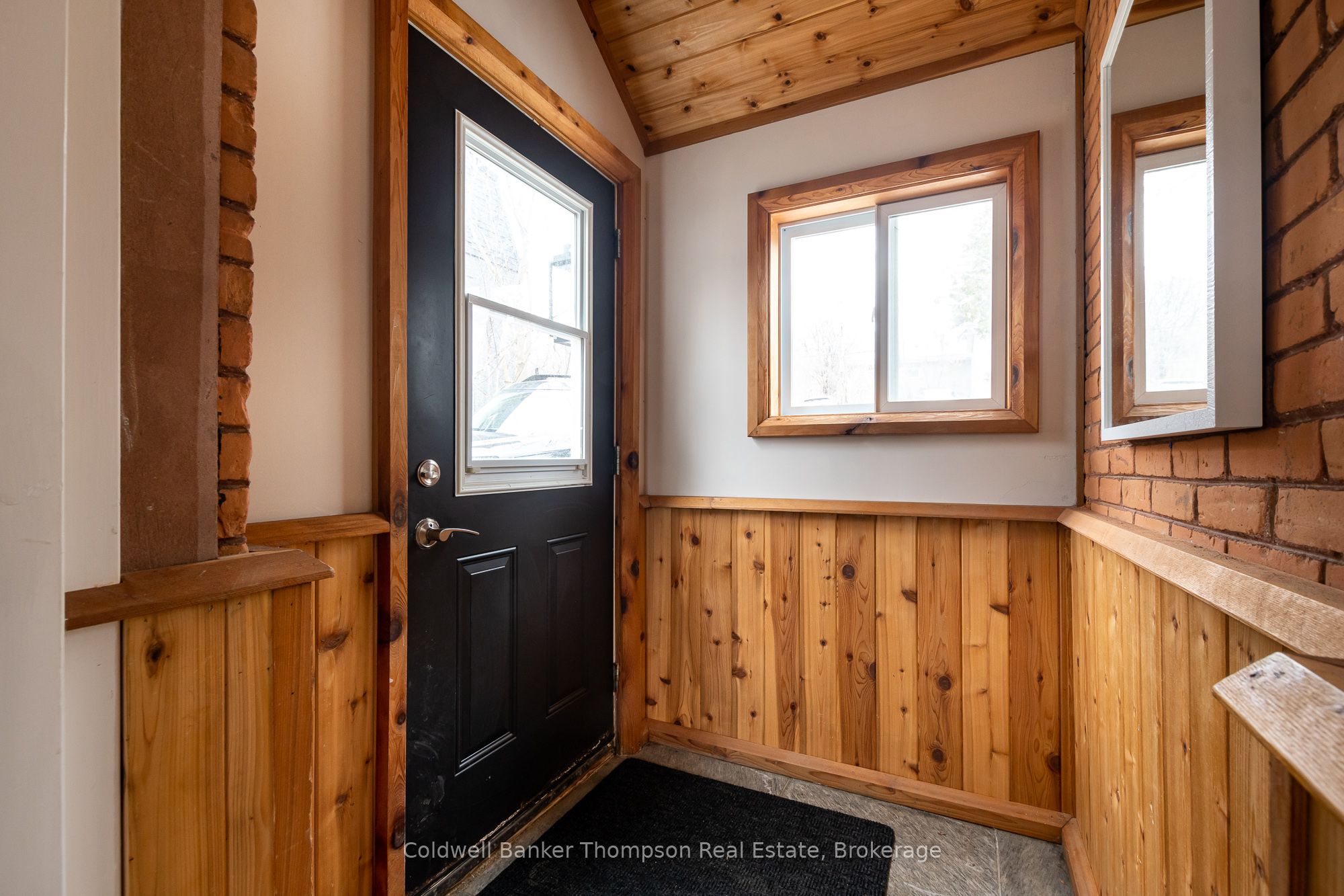 17 West Street N Property Photo 26