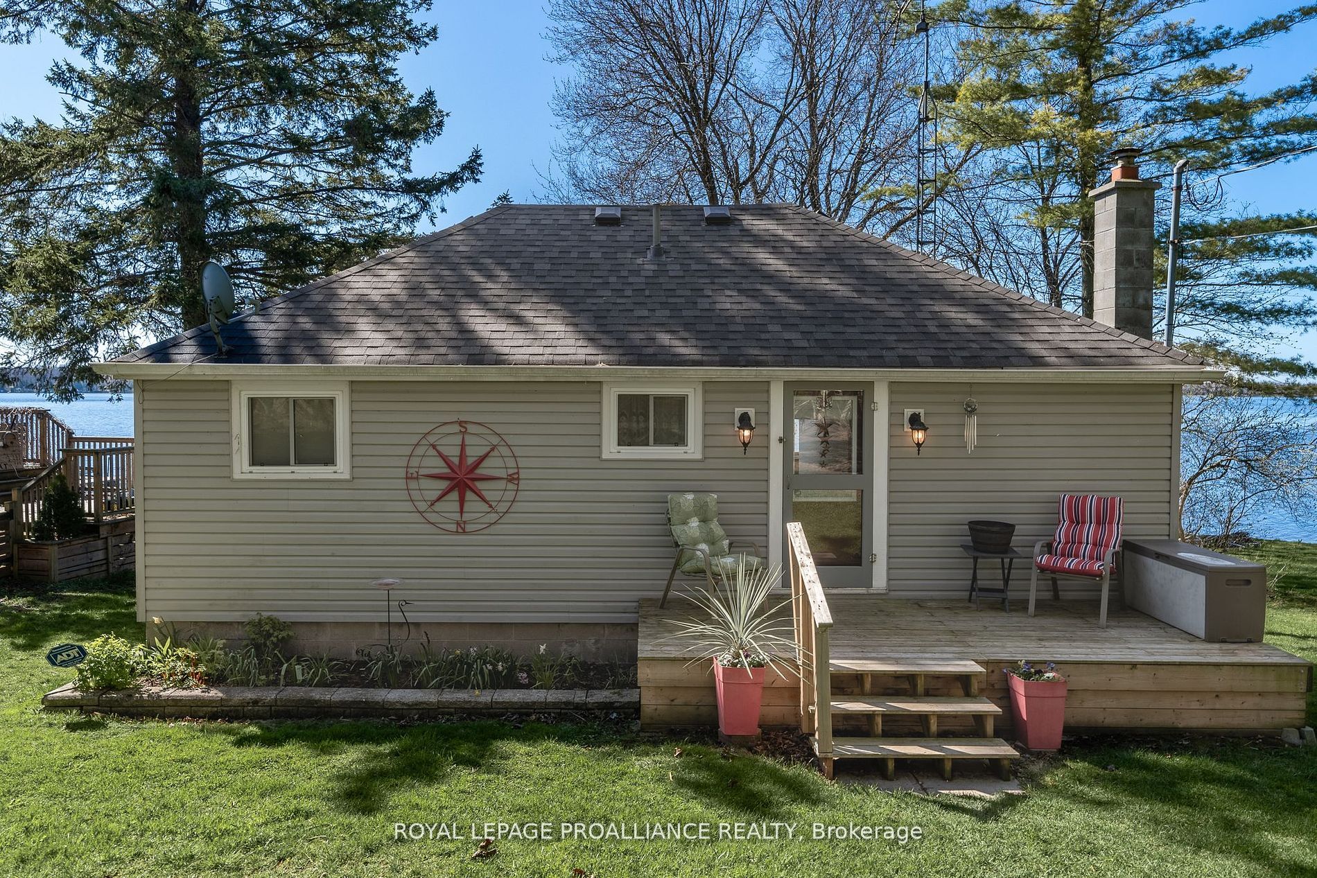 1051 Lakeside Drive Property Photo 1